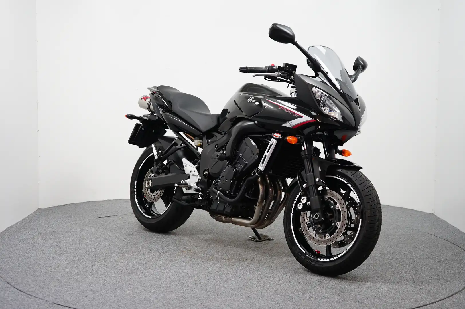 Yamaha FZ 6 FAZER Zwart - 2
