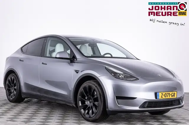Tesla Model Y RWD 58 kWh | PANORAMADAK | LEDER