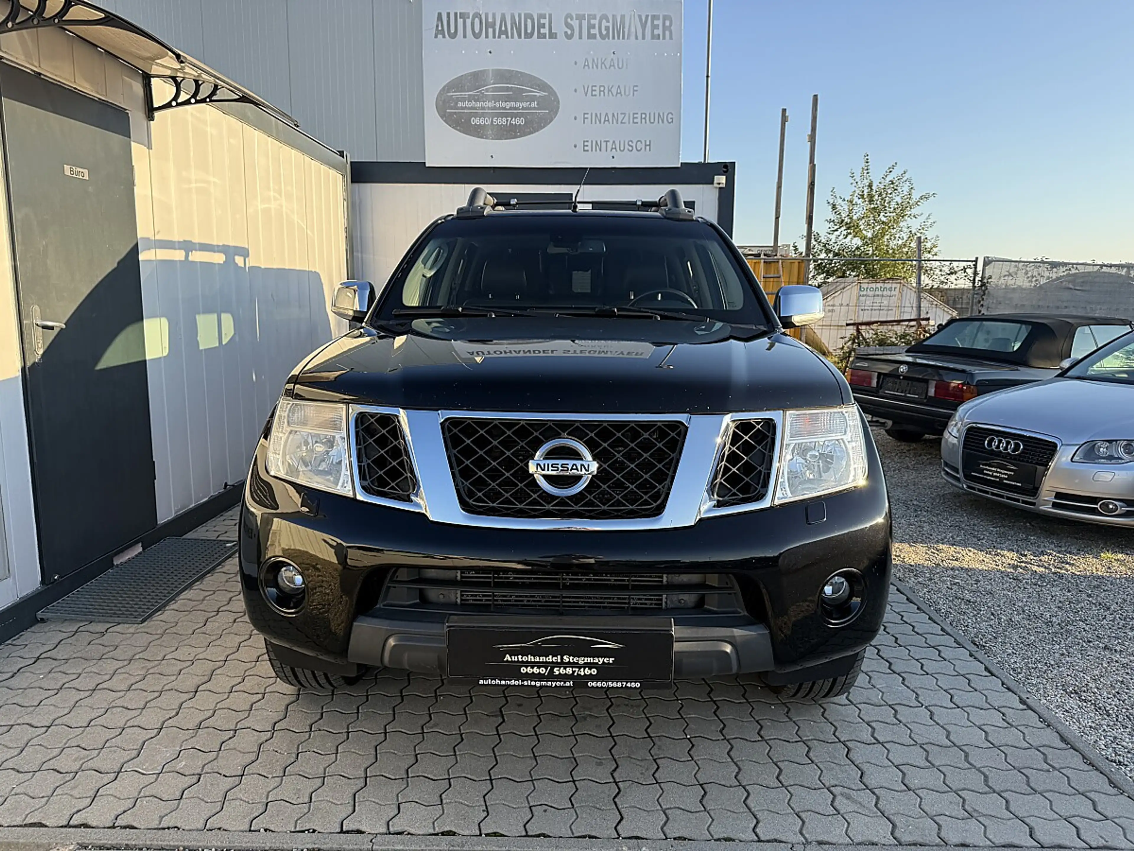 Nissan Navara Navara Double Cab 3,0 dCi 4x4 DPF Aut. — photo 2