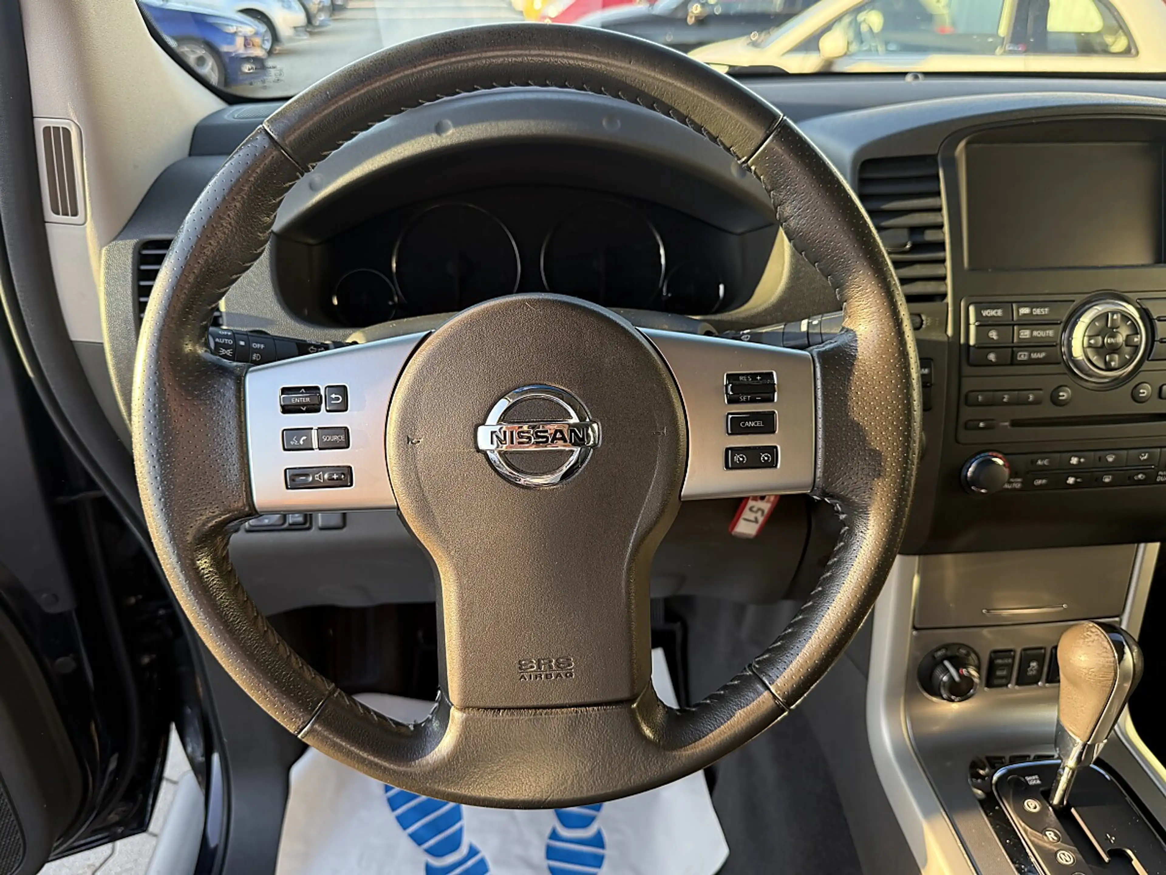 Nissan Navara Navara Double Cab 3,0 dCi 4x4 DPF Aut. — photo 11