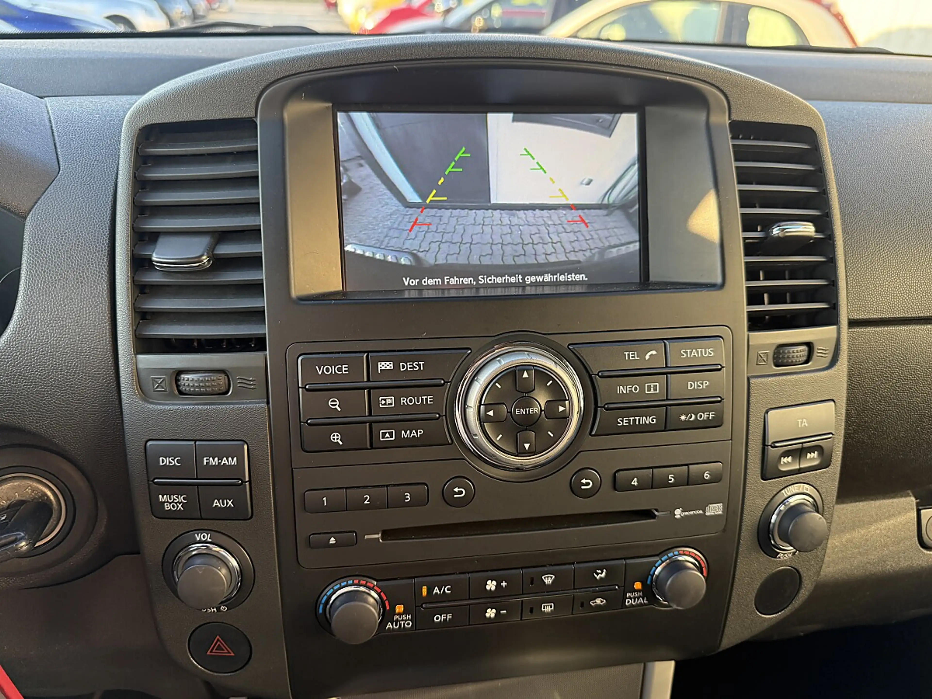 Nissan Navara Navara Double Cab 3,0 dCi 4x4 DPF Aut. — photo 10