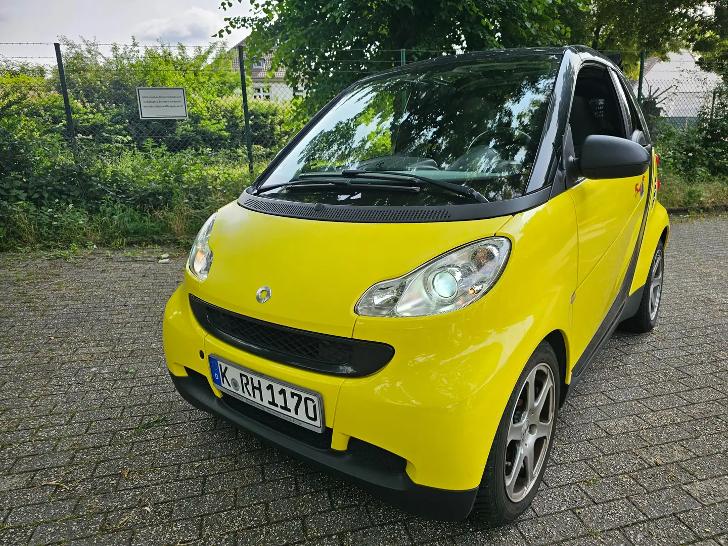 smart forTwo smart fortwo cabrio softouch pure Jaune - 1