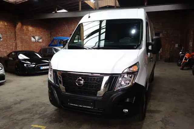 Nissan Interstar NV400 L2H2 TüvNeu+Service AHK 1Hand