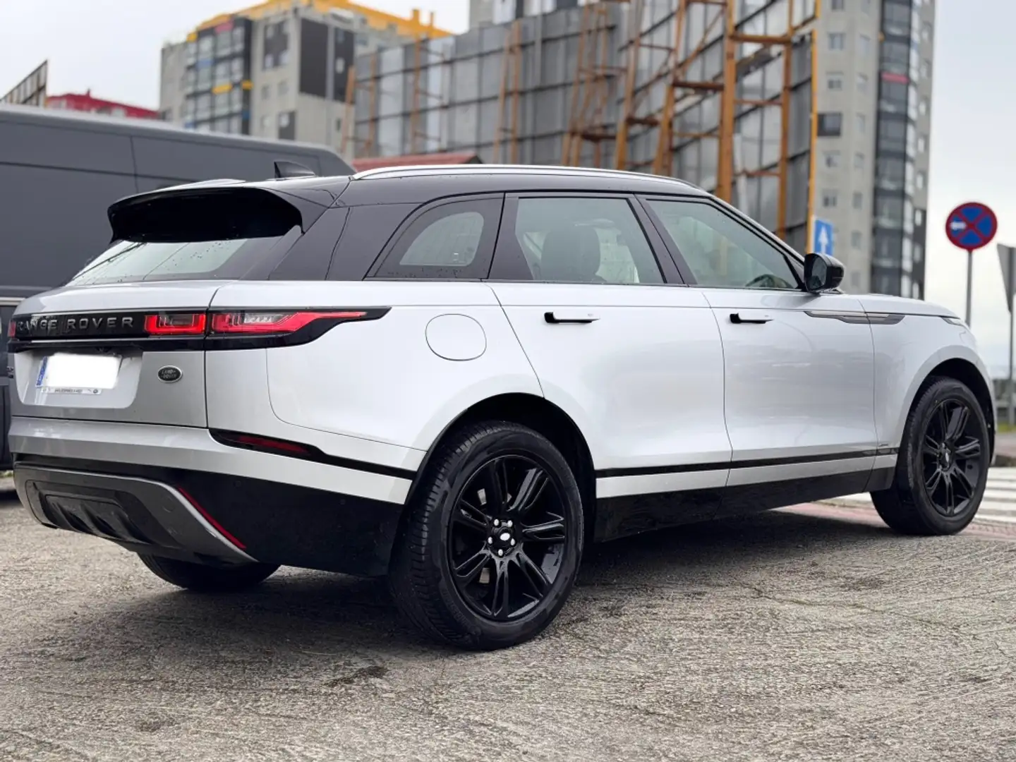 Land Rover Range Rover Velar 2.0D R-Dynamic Base 4WD Aut. 180 - 1