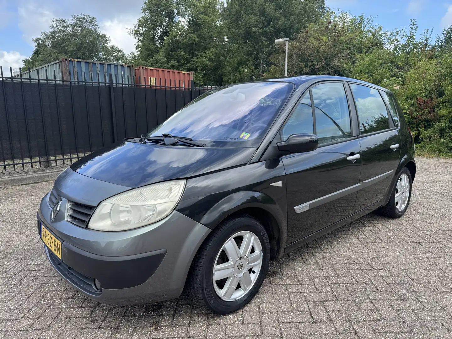 Renault Grand Scenic 2.0-16V Automaat Authentique Comfort Noir - 1