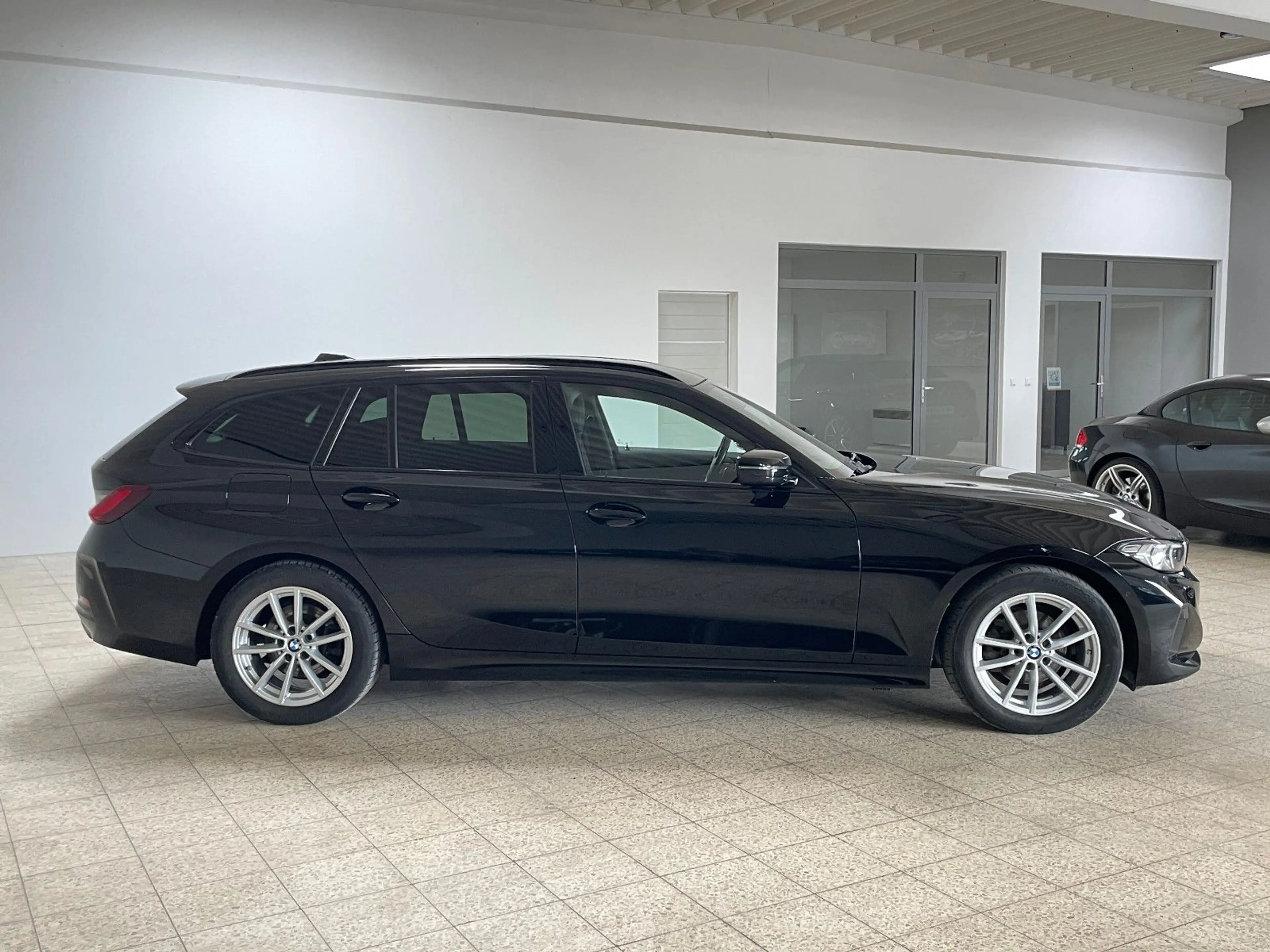 BMW 318 d Touring 1.Hand*Sport Sitze*Leder*AHK*M — photo 8