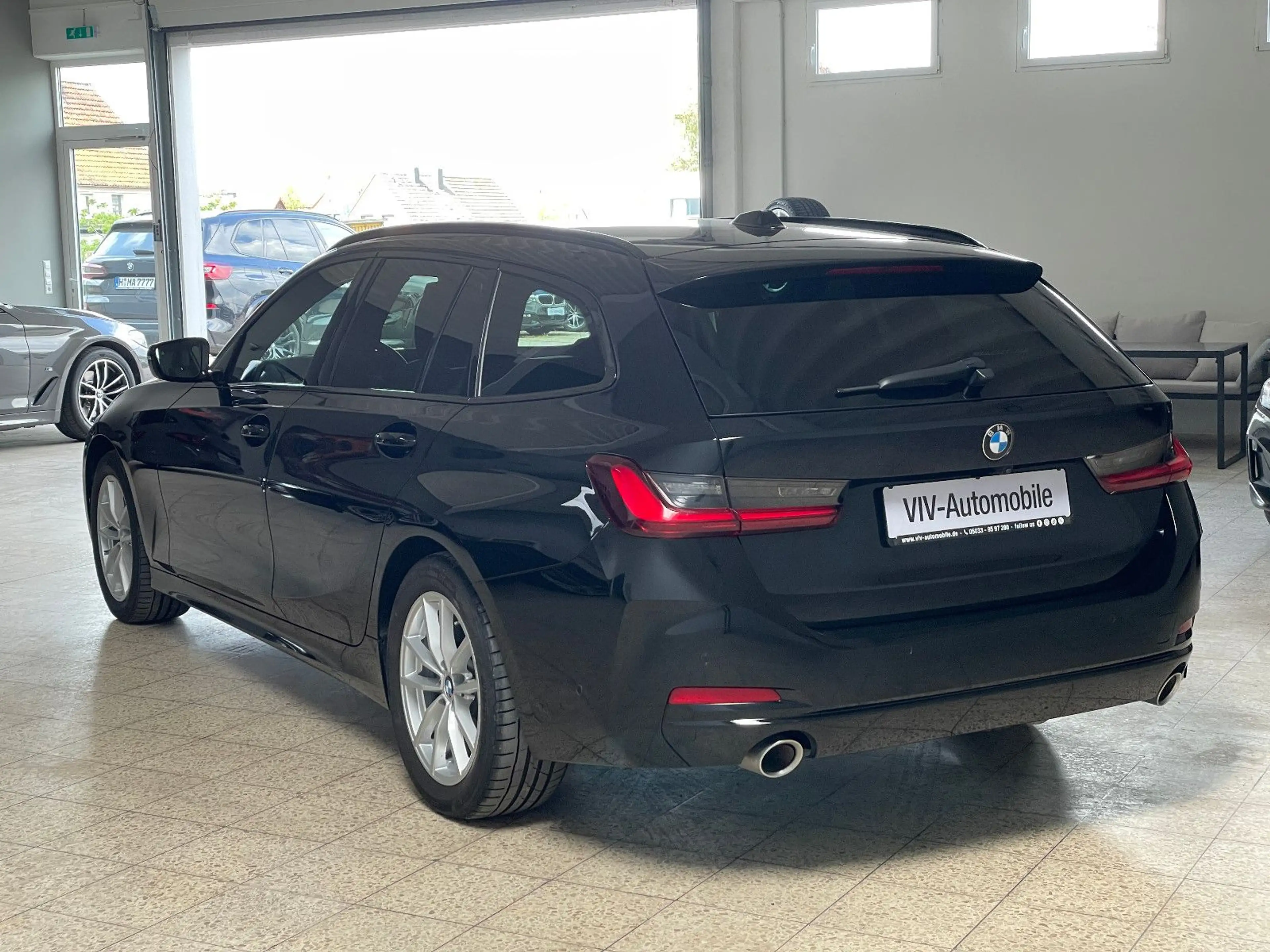 BMW 318 d Touring 1.Hand*Sport Sitze*Leder*AHK*M — photo 6