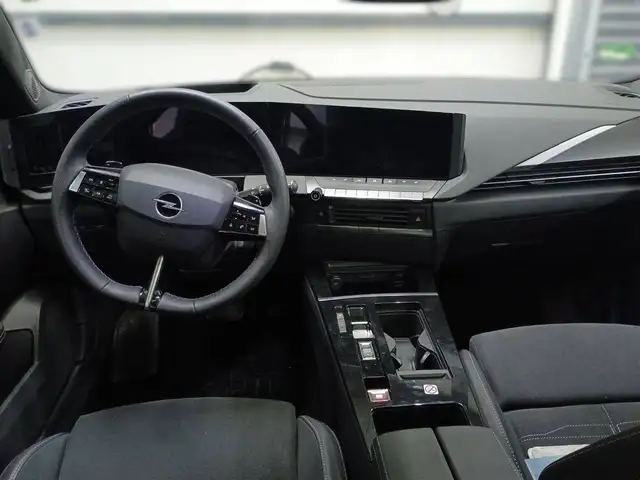 Opel Astra view 10