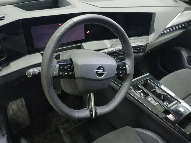 Opel Astra view 9