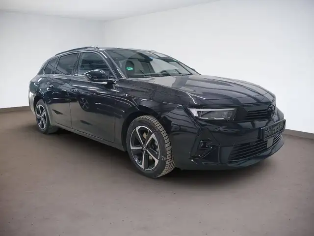 Opel Astra view 2