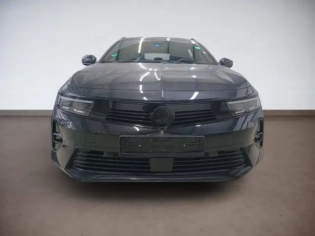 Opel Astra view 4