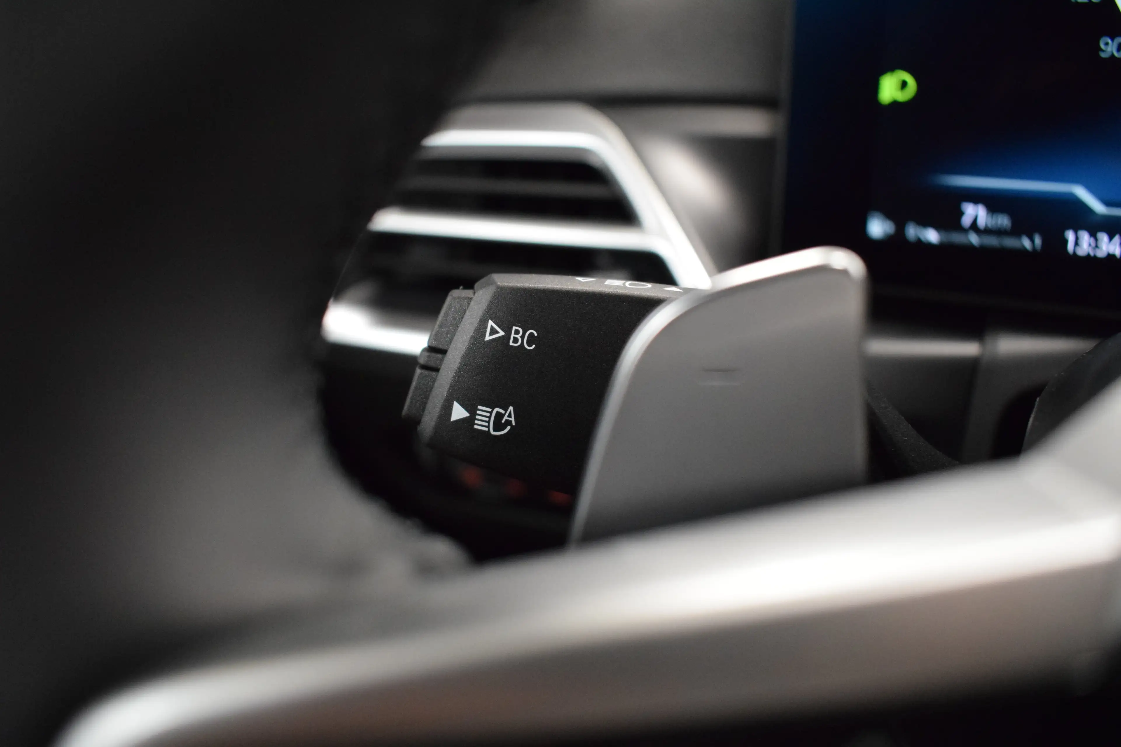 BMW 320 d M Sport — photo 11