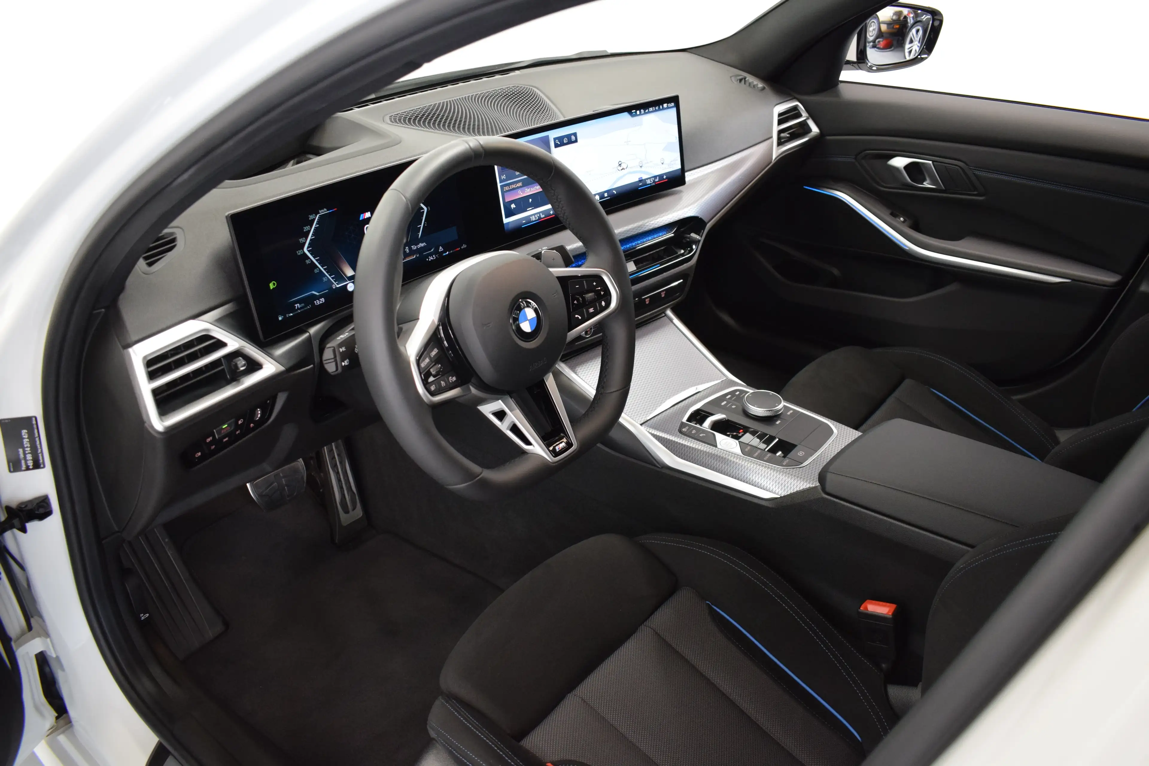 BMW 320 d M Sport — photo 6