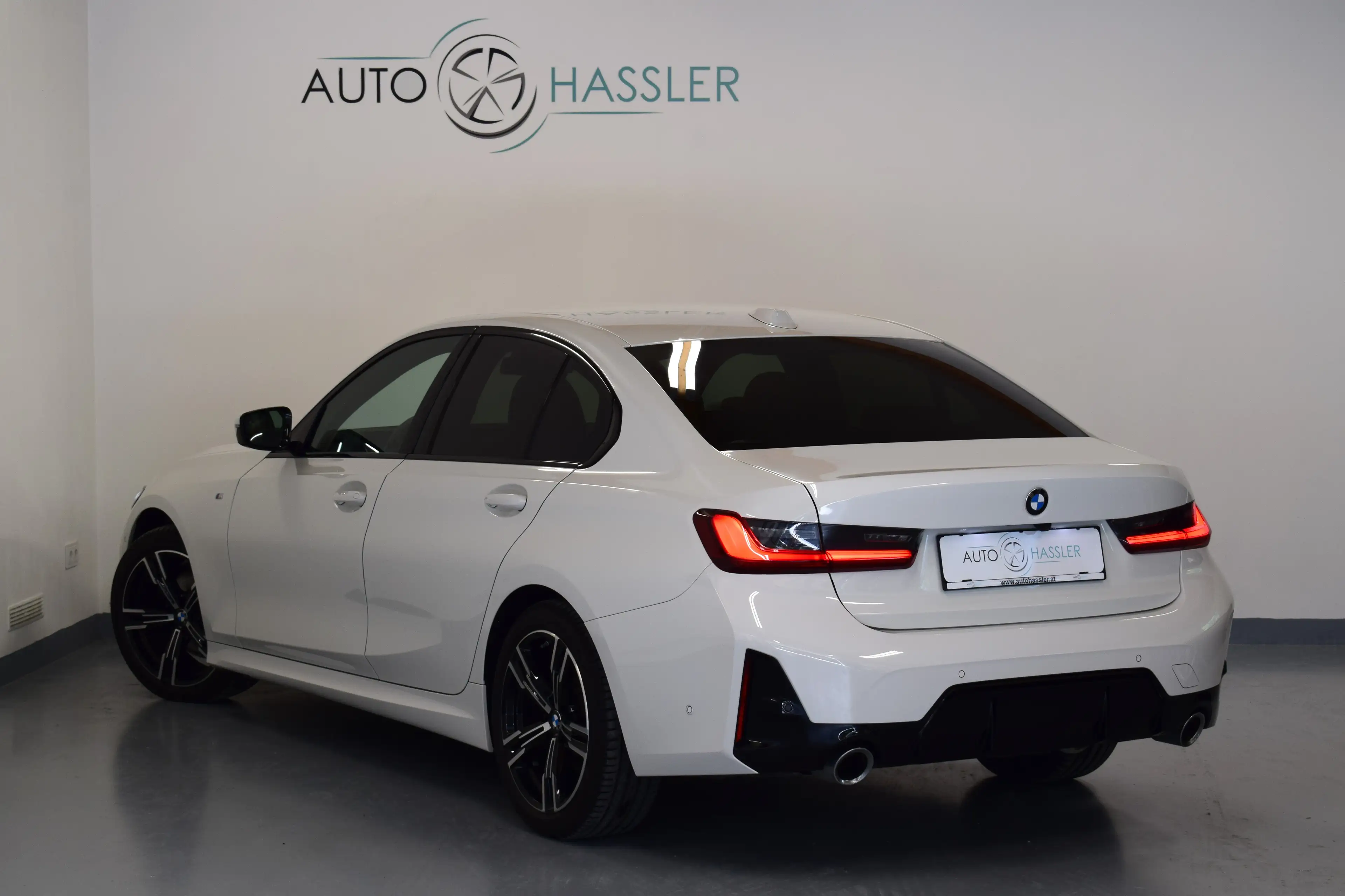 BMW 320 d M Sport — photo 4