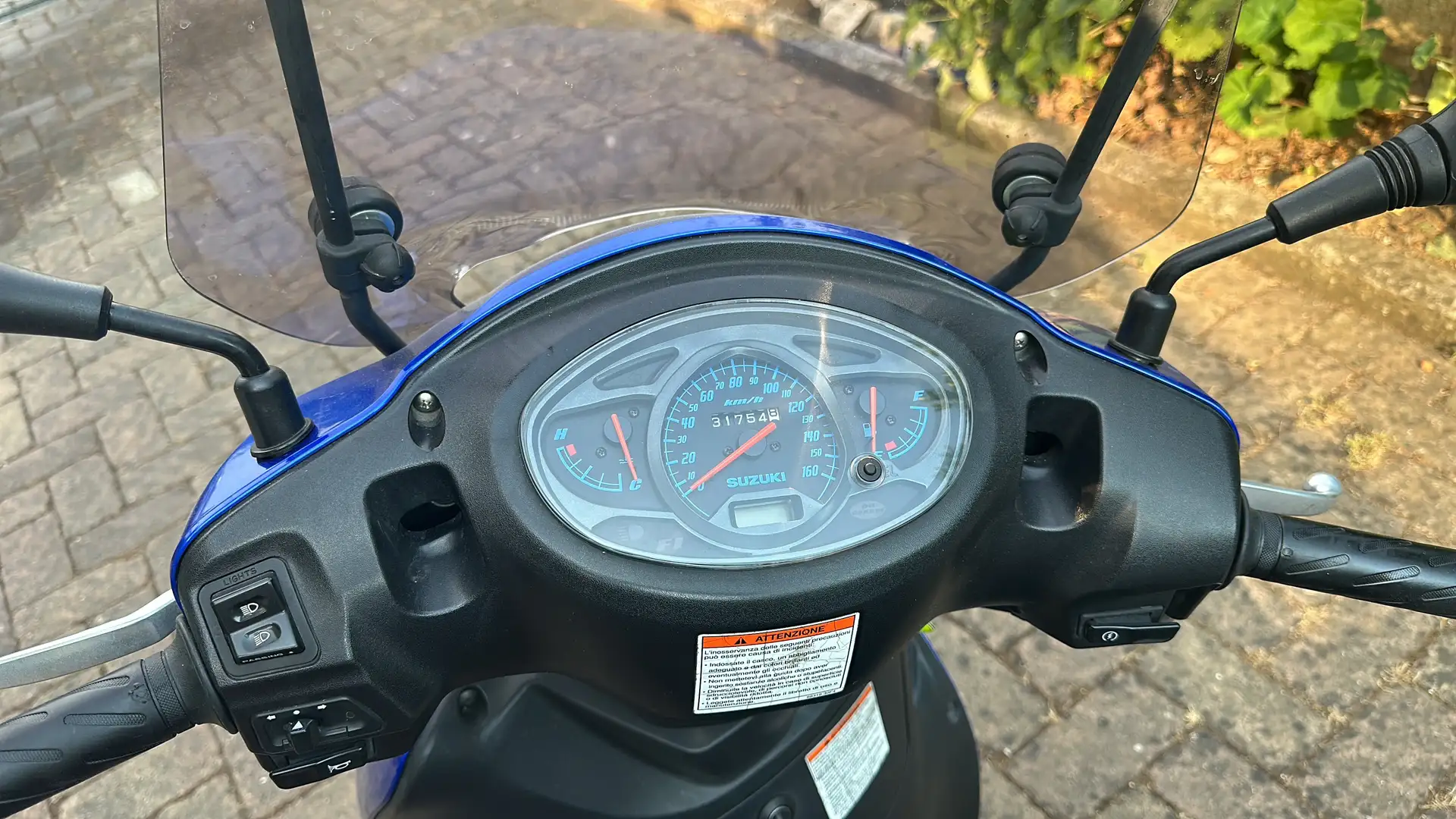 Suzuki Sixteen 150 - 1