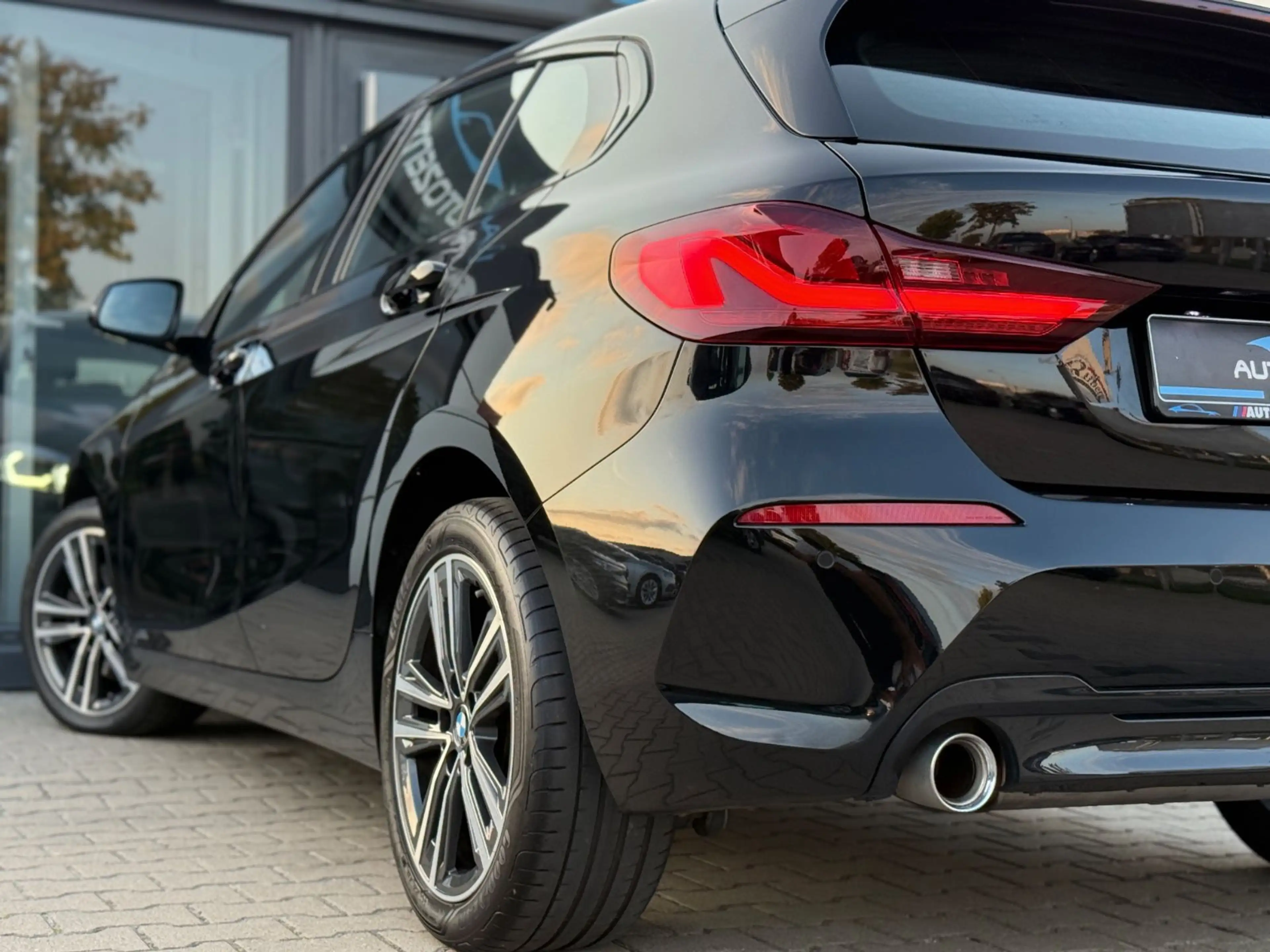 BMW 118 d Sport Line/LED/Digital-Cockpit/Keyless-GO — photo 10