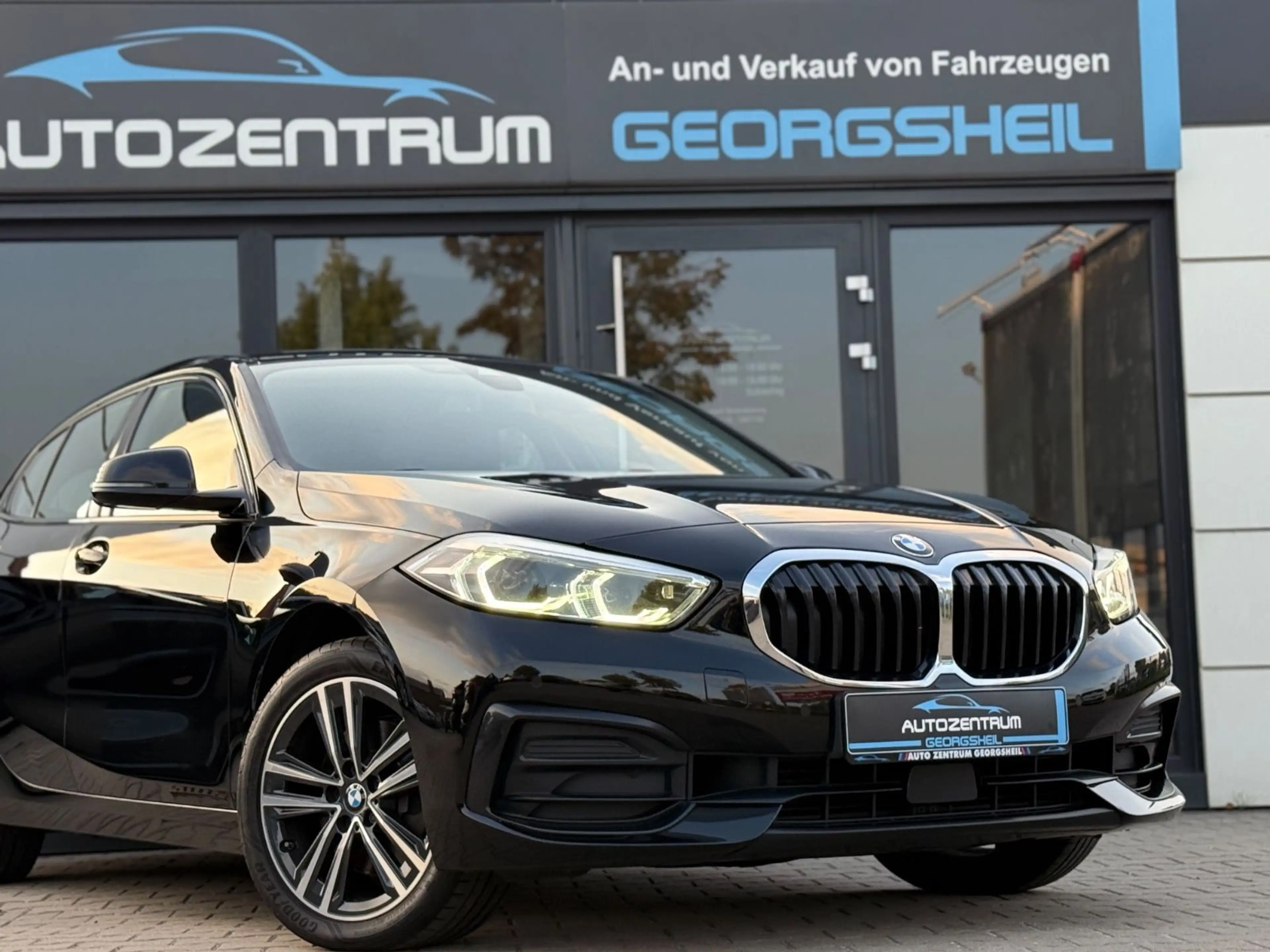 BMW 118 d Sport Line/LED/Digital-Cockpit/Keyless-GO — photo 2