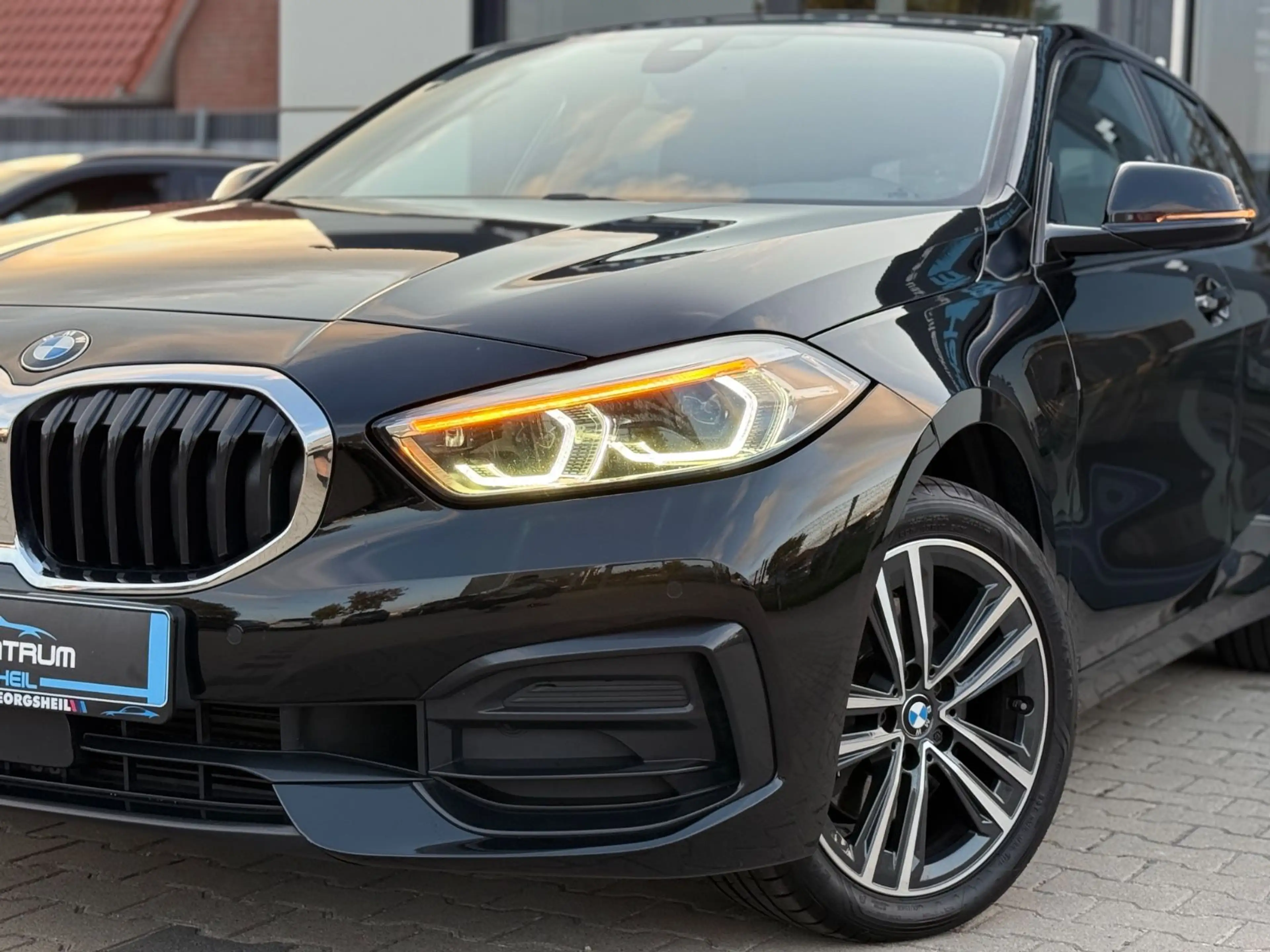 BMW 118 d Sport Line/LED/Digital-Cockpit/Keyless-GO — photo 5