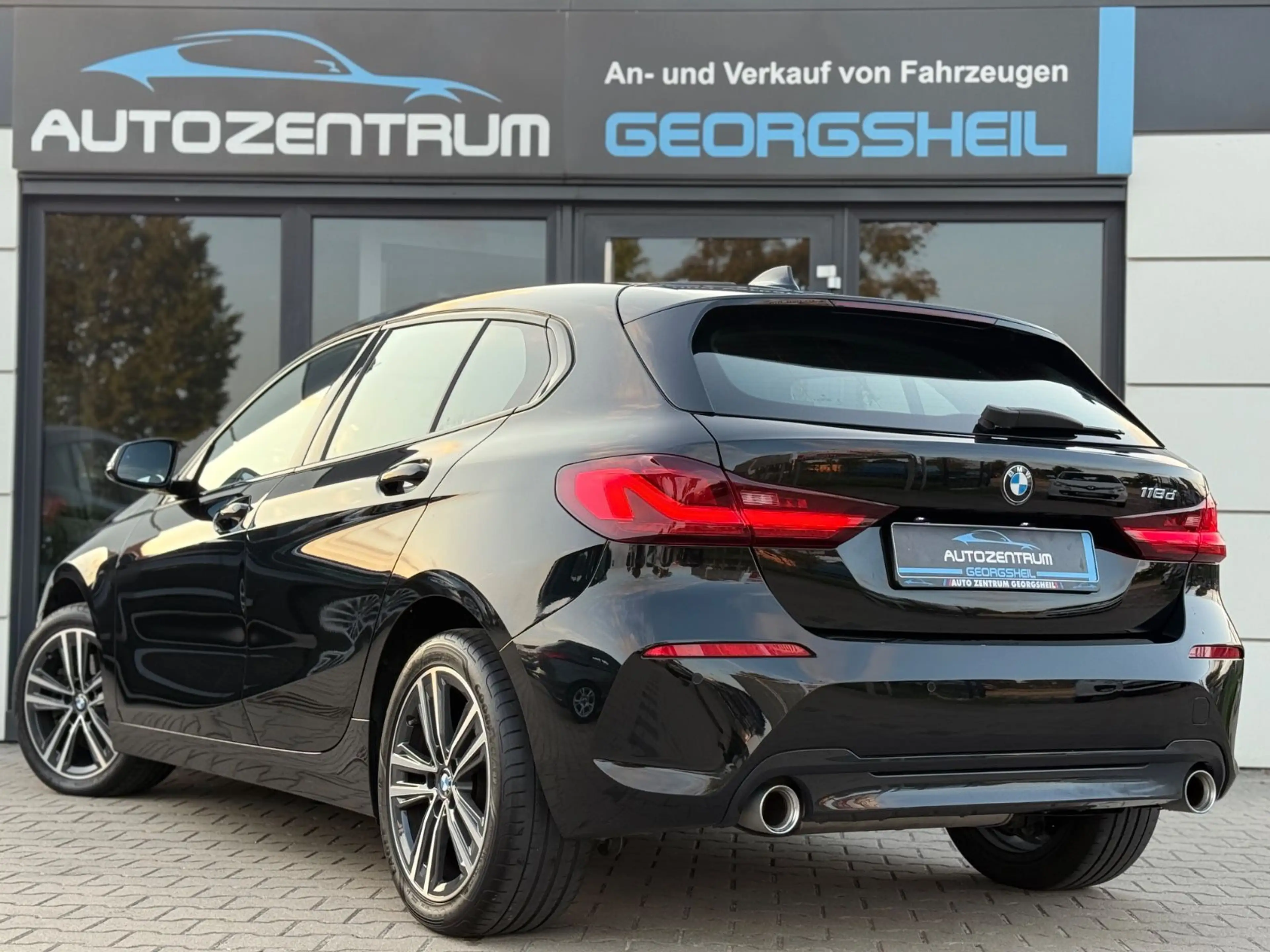 BMW 118 d Sport Line/LED/Digital-Cockpit/Keyless-GO — photo 8