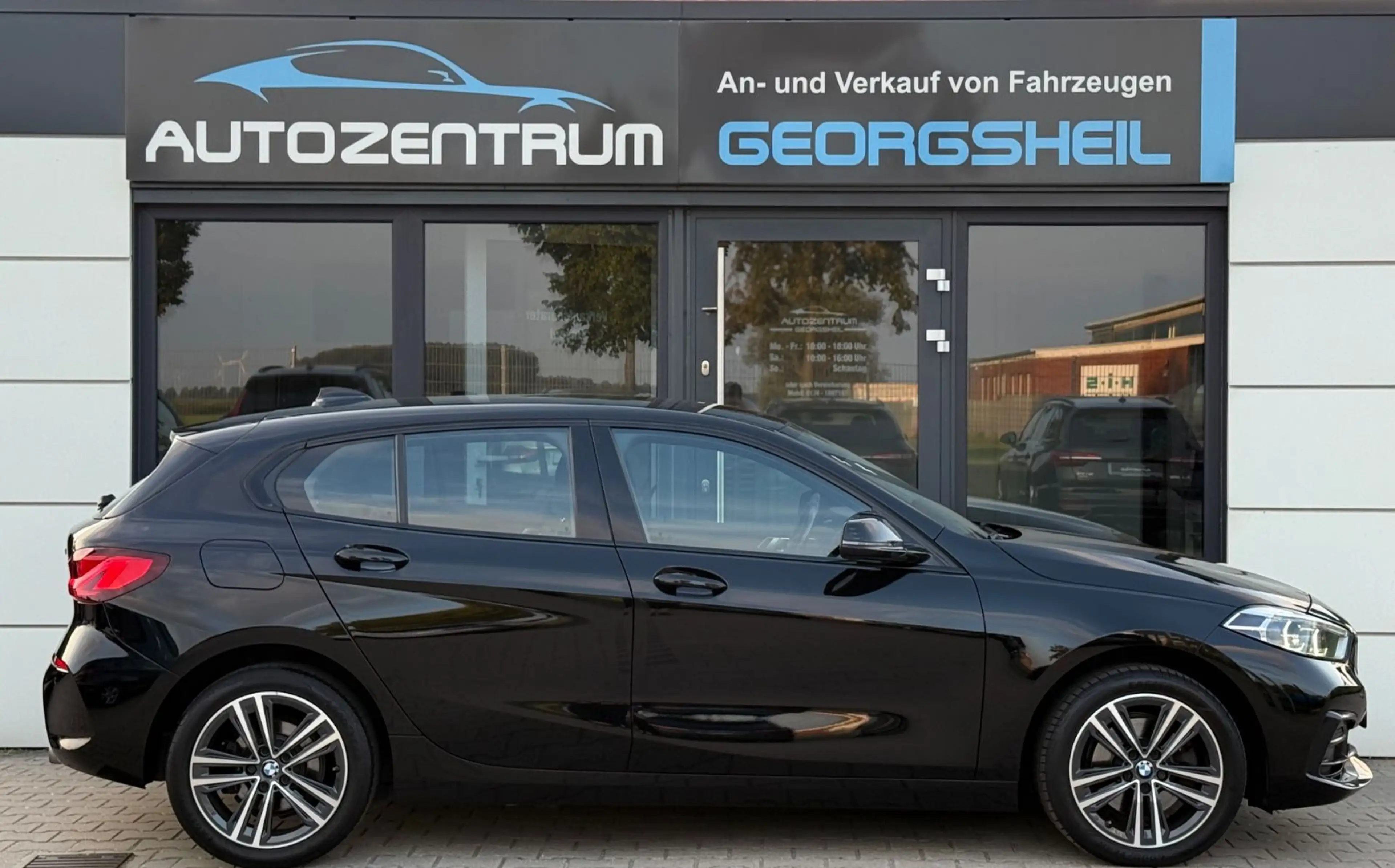 BMW 118 d Sport Line/LED/Digital-Cockpit/Keyless-GO — photo 7