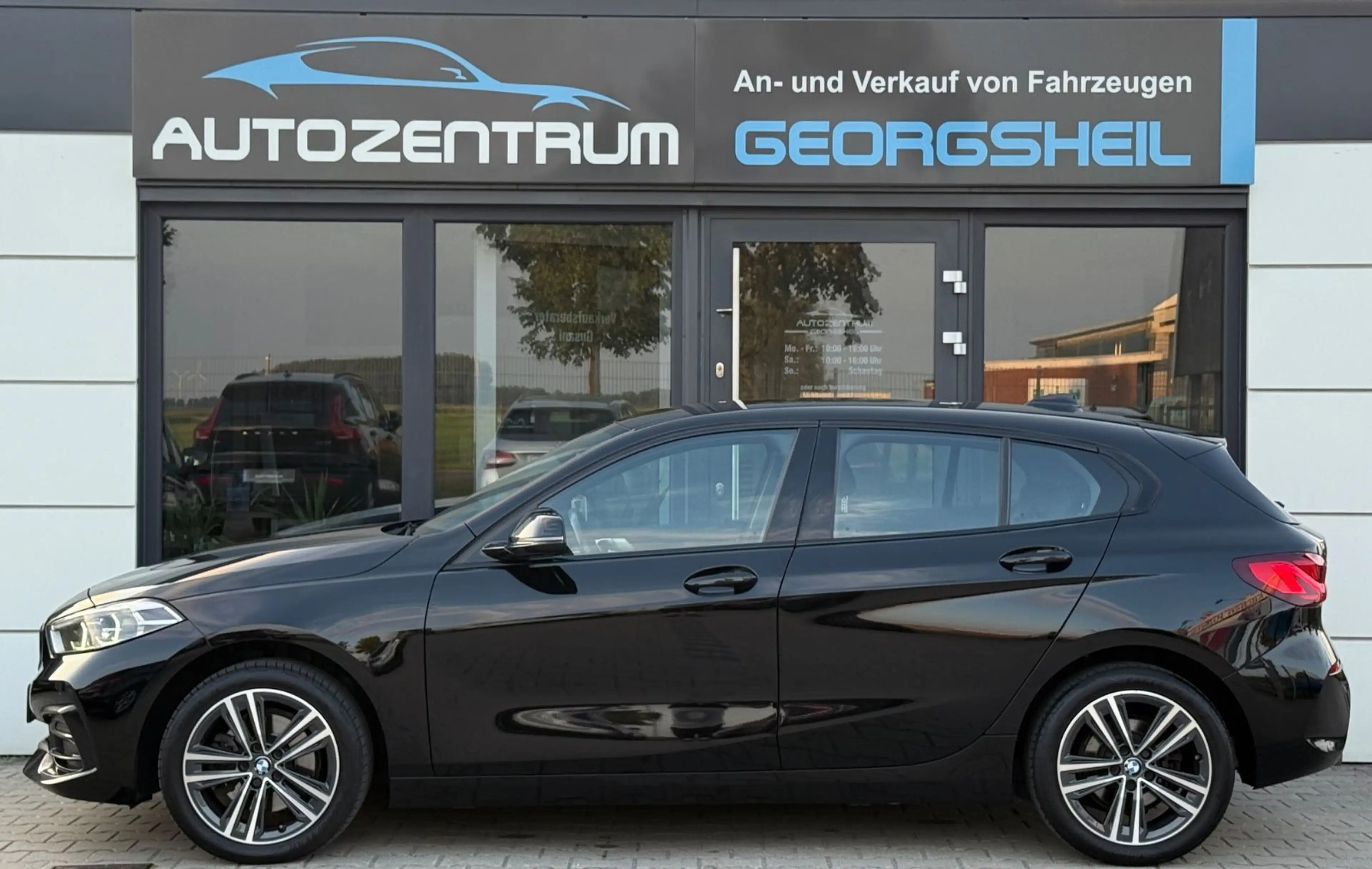 BMW 118 d Sport Line/LED/Digital-Cockpit/Keyless-GO — photo 13