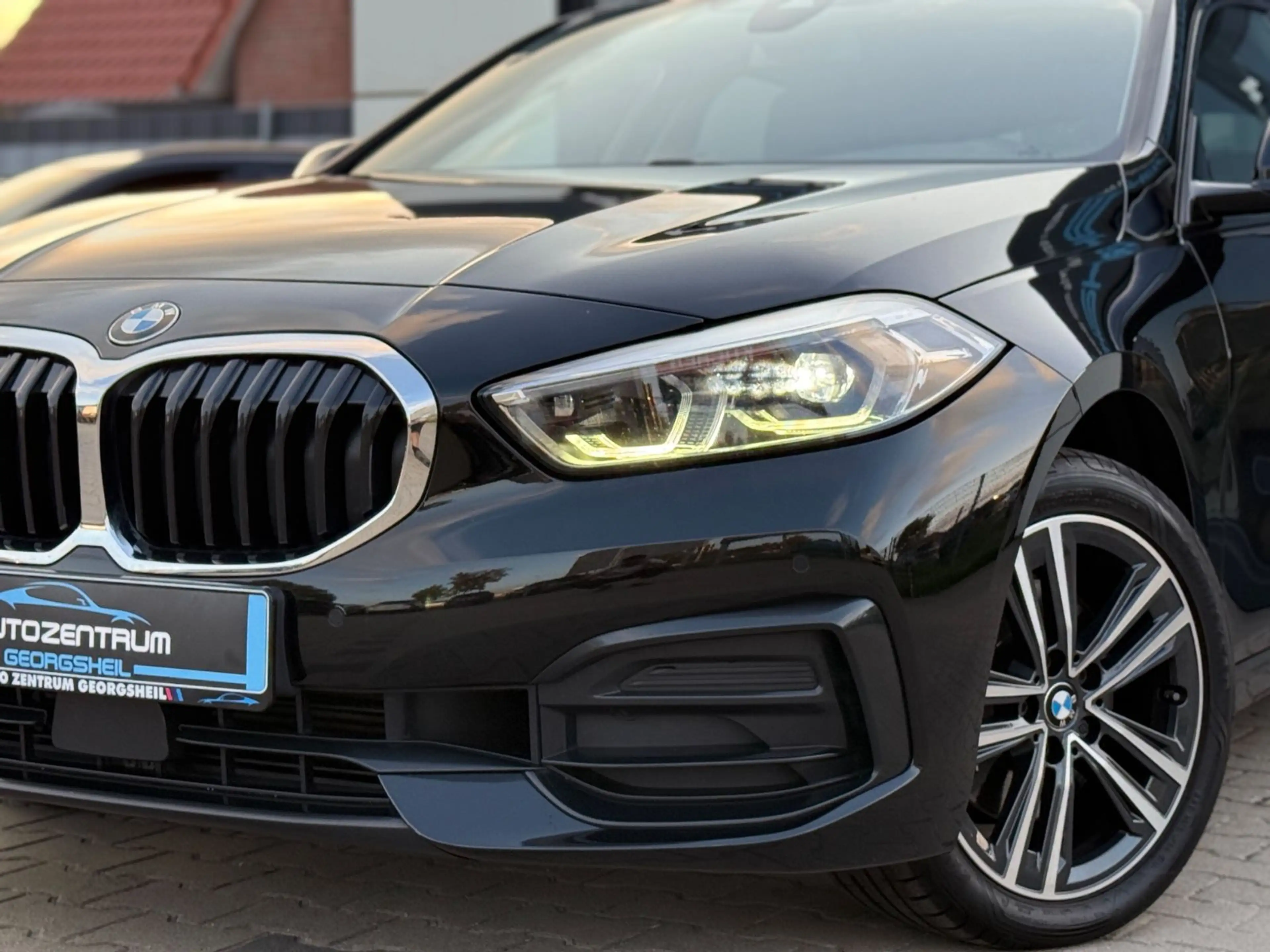 BMW 118 d Sport Line/LED/Digital-Cockpit/Keyless-GO — photo 6