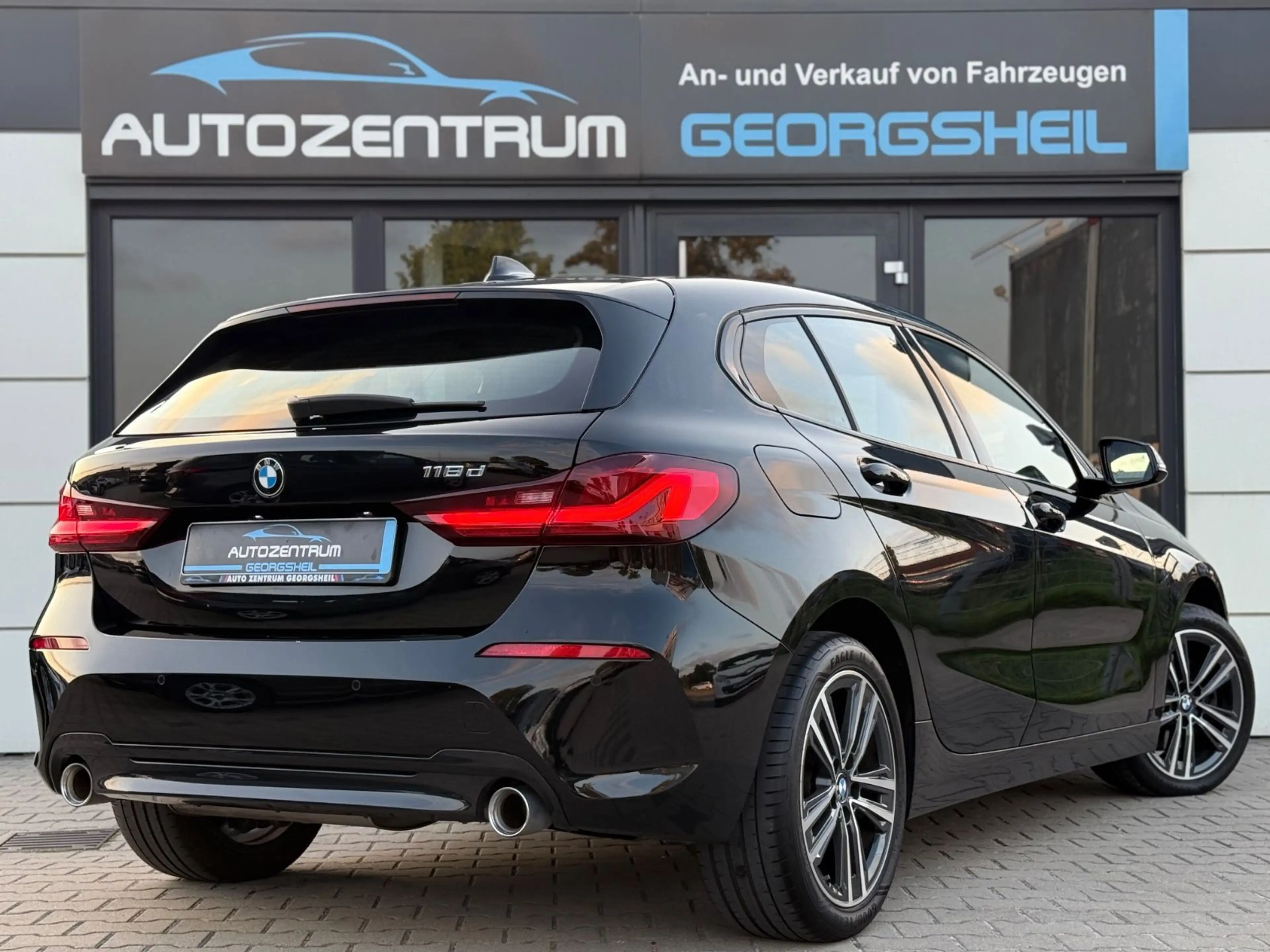 BMW 118 d Sport Line/LED/Digital-Cockpit/Keyless-GO — photo 12