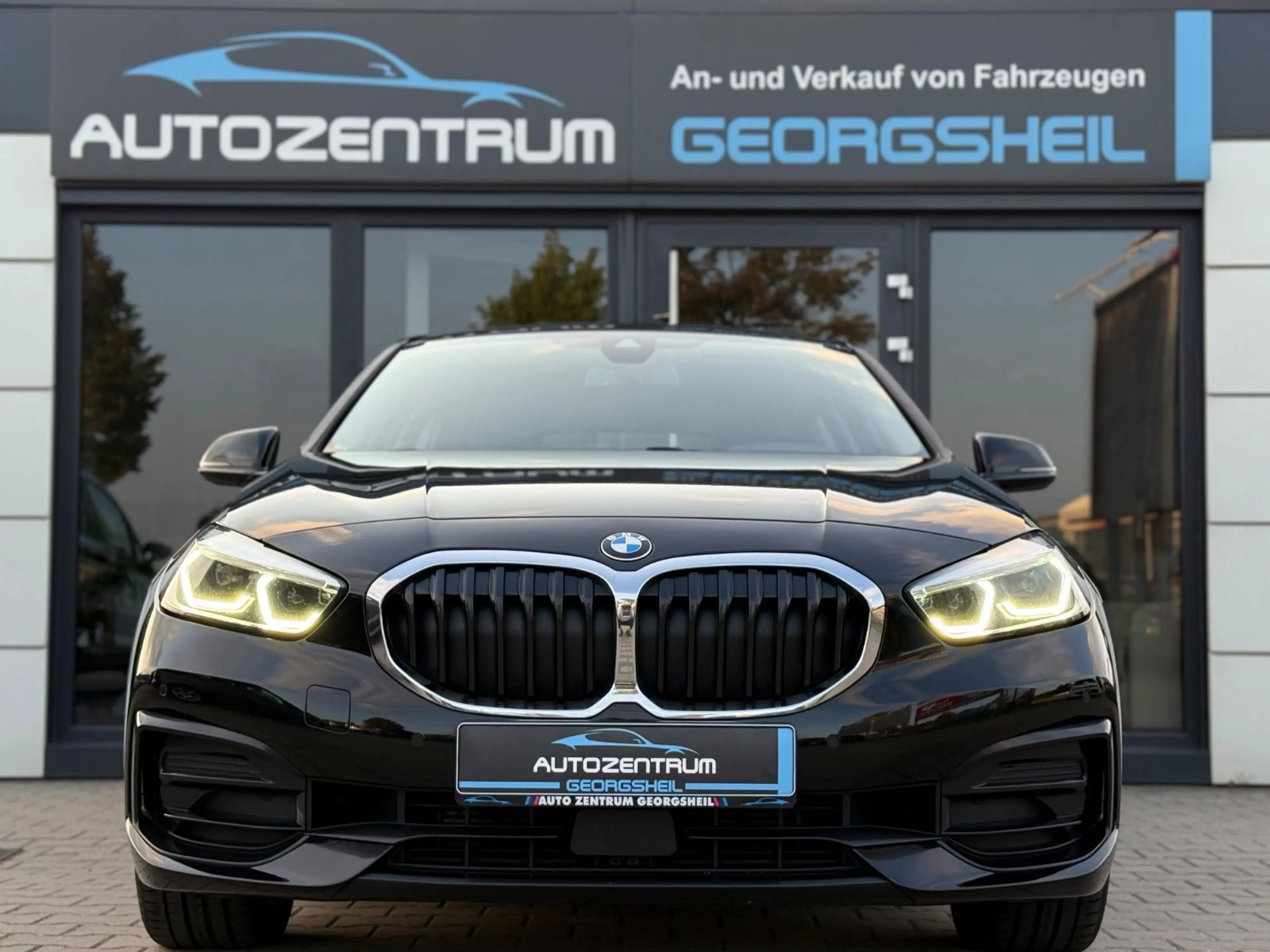 BMW 118 d Sport Line/LED/Digital-Cockpit/Keyless-GO — photo 3
