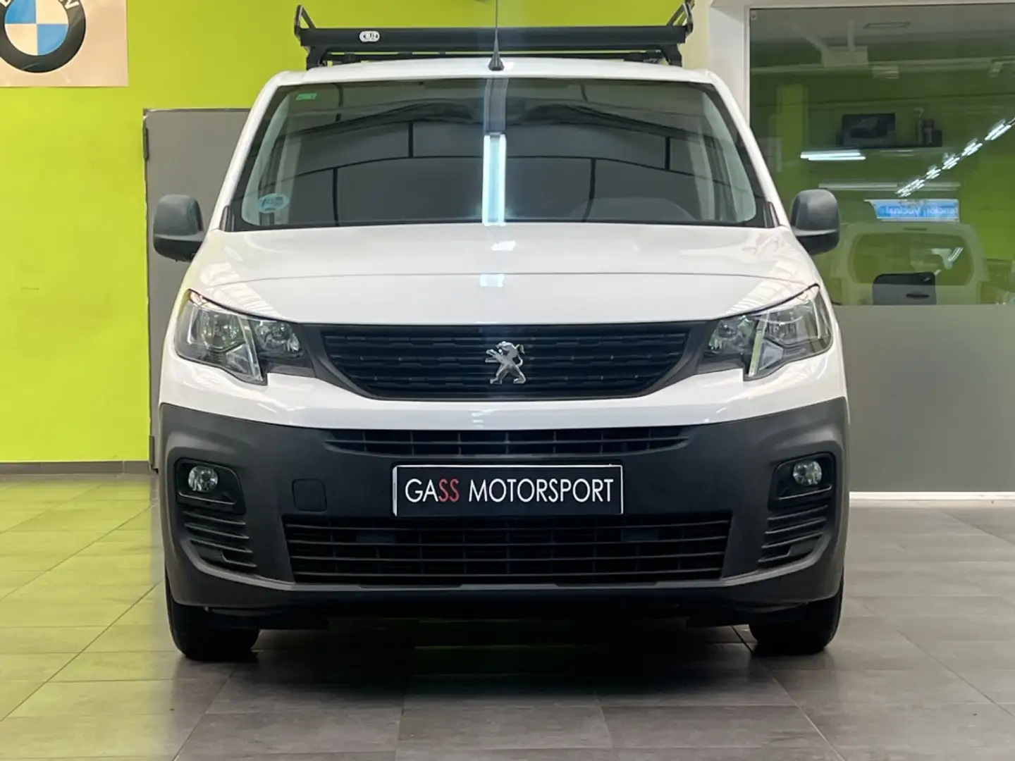 Peugeot Partner 1.5BlueHDI Premium Standard 600kg 75 Blanco - 2