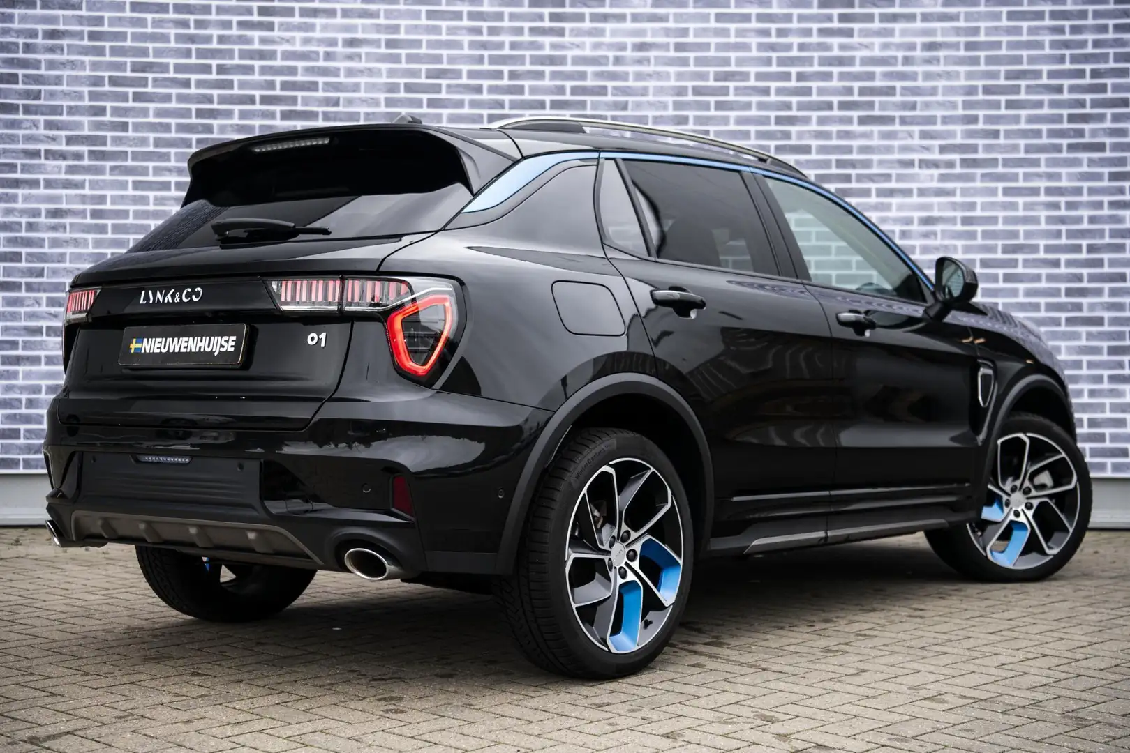 Lynk & Co 01 Plug-in Hybrid | Trekhaak | 69 KM Elektrisch Rijde Zwart - 2