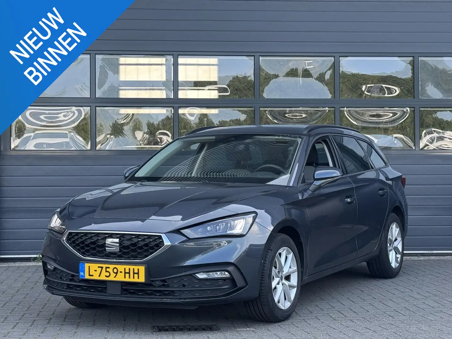 SEAT Leon SPORTSTOURER 1.5 TSI STYLE BUSINESS INTENSE I TREK Grijs - 1