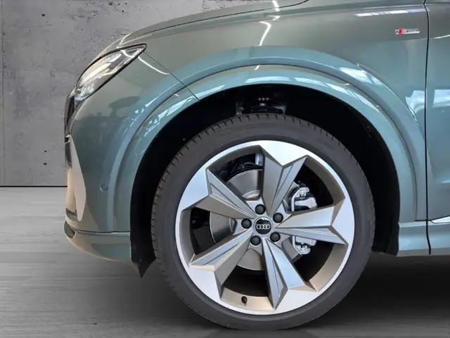 Audi Q4 e-tron view 4