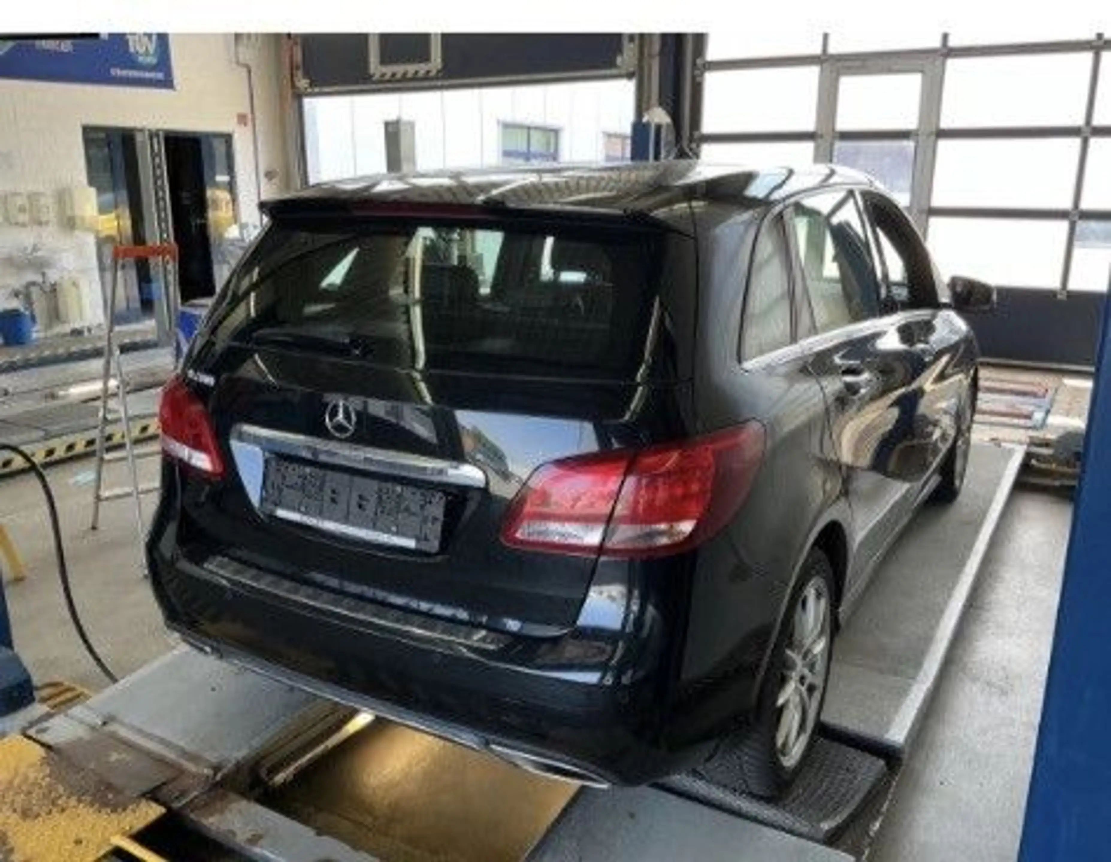 Mercedes-Benz B 200 URBAN/NAVI/17Z/SHZ/PDC/ISOFIX/LEDER/EURO 6 — photo 3