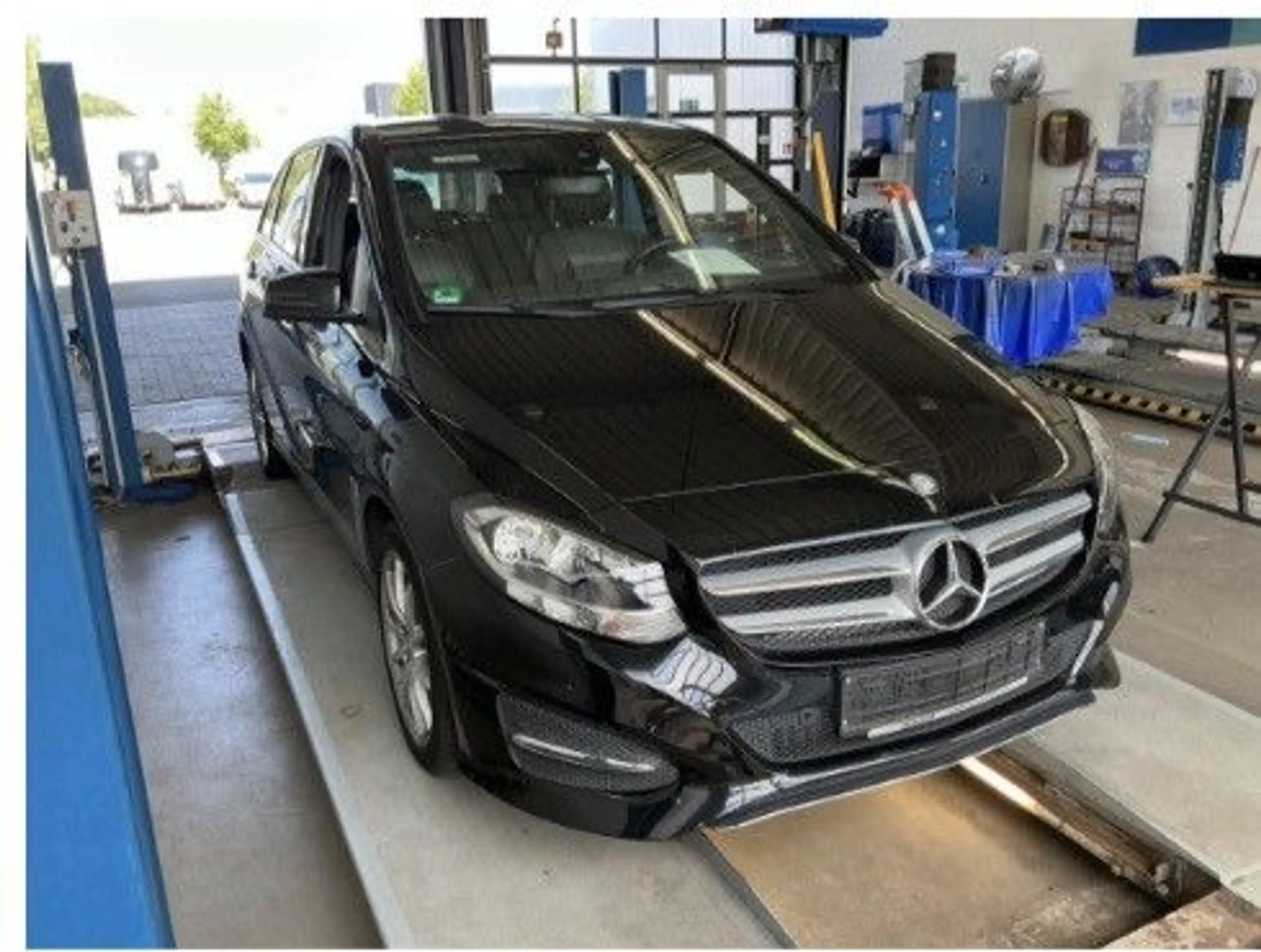 Mercedes-Benz B 200 URBAN/NAVI/17Z/SHZ/PDC/ISOFIX/LEDER/EURO 6 — photo 2
