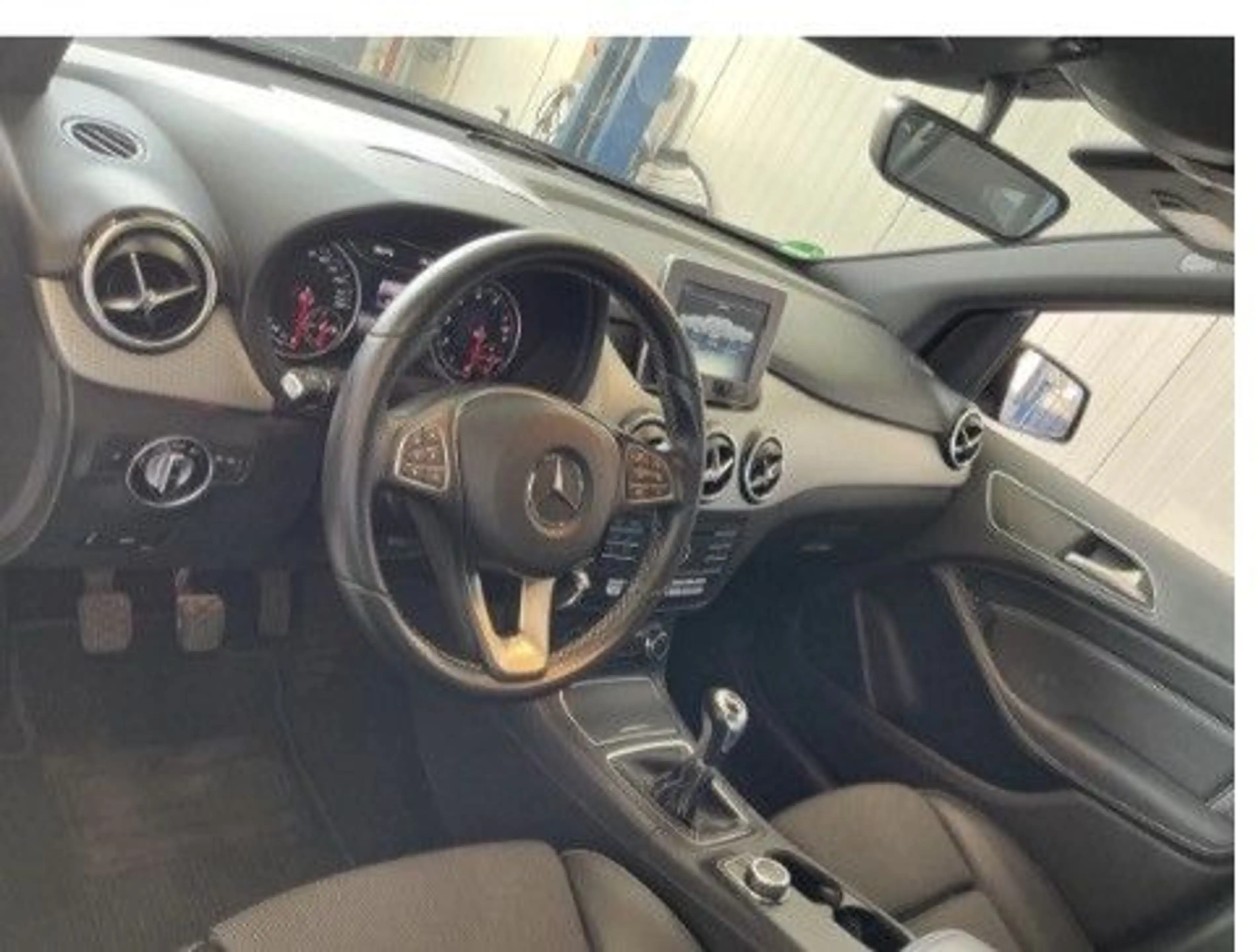 Mercedes-Benz B 200 URBAN/NAVI/17Z/SHZ/PDC/ISOFIX/LEDER/EURO 6 — photo 11
