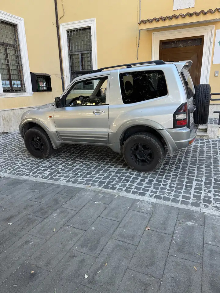Mitsubishi Pajero 3p 3.2 tdi 16v di-d GLX, foto 2
