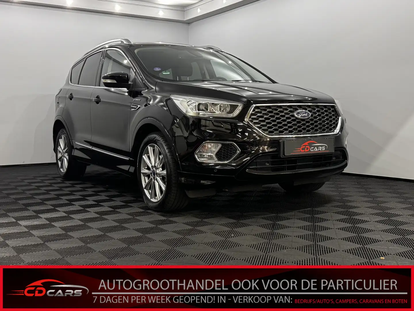 Ford Kuga 1.5 EcoBoost Vignale Luxe leder, Camera, Navi, Kel Zwart - 1