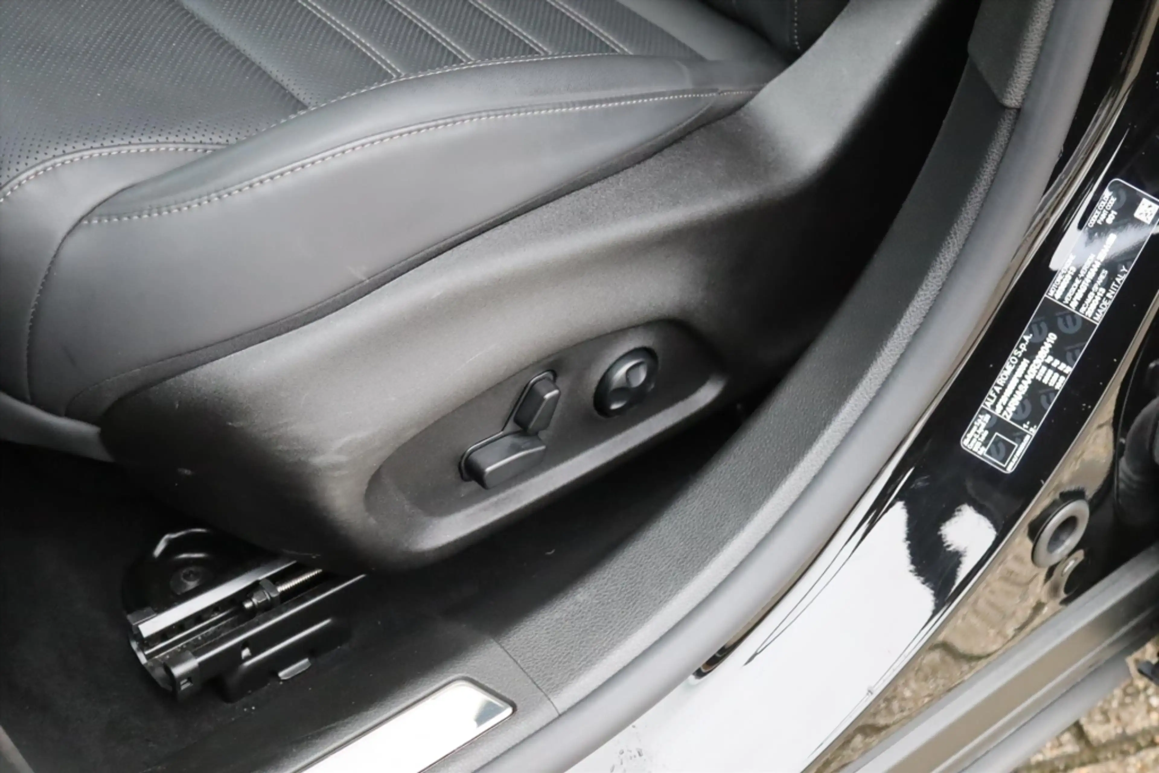 Alfa Romeo Tonale 1.5T HYBRID 160PK VELOCE Panodak | Leer | Camera | — photo 19