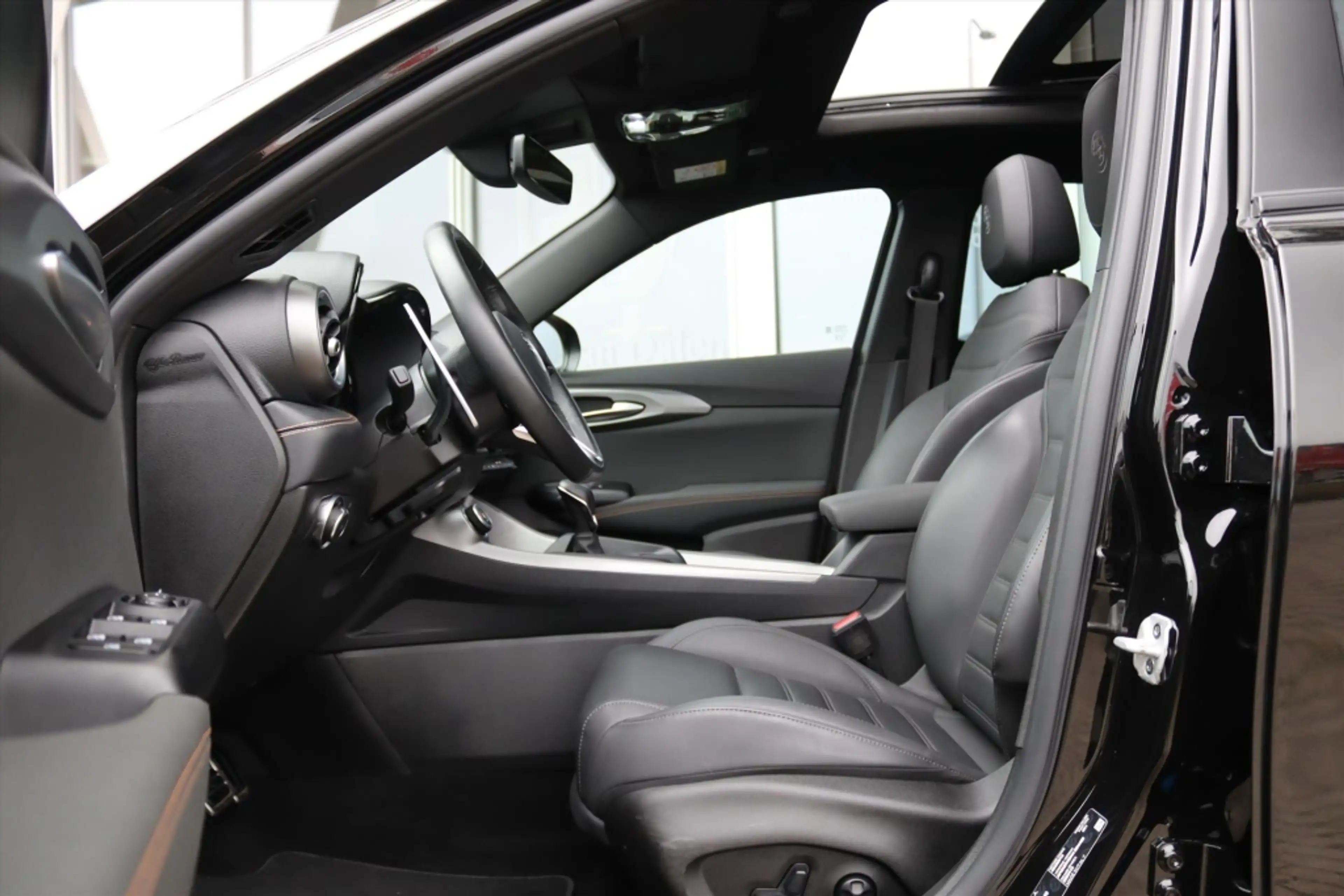Alfa Romeo Tonale 1.5T HYBRID 160PK VELOCE Panodak | Leer | Camera | — photo 11