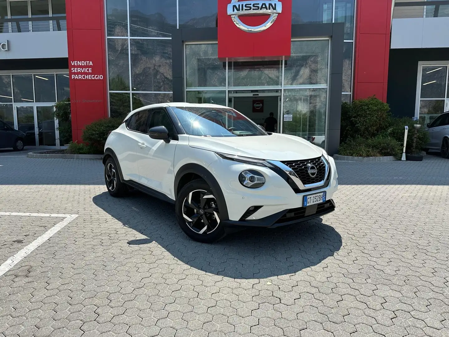 Nissan Juke Juke 1.0 dig-t N-Connecta 114cv Bianco - 1