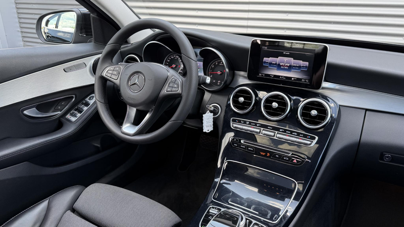 Mercedes-Benz C 180 AMG Sport Edition — photo 3