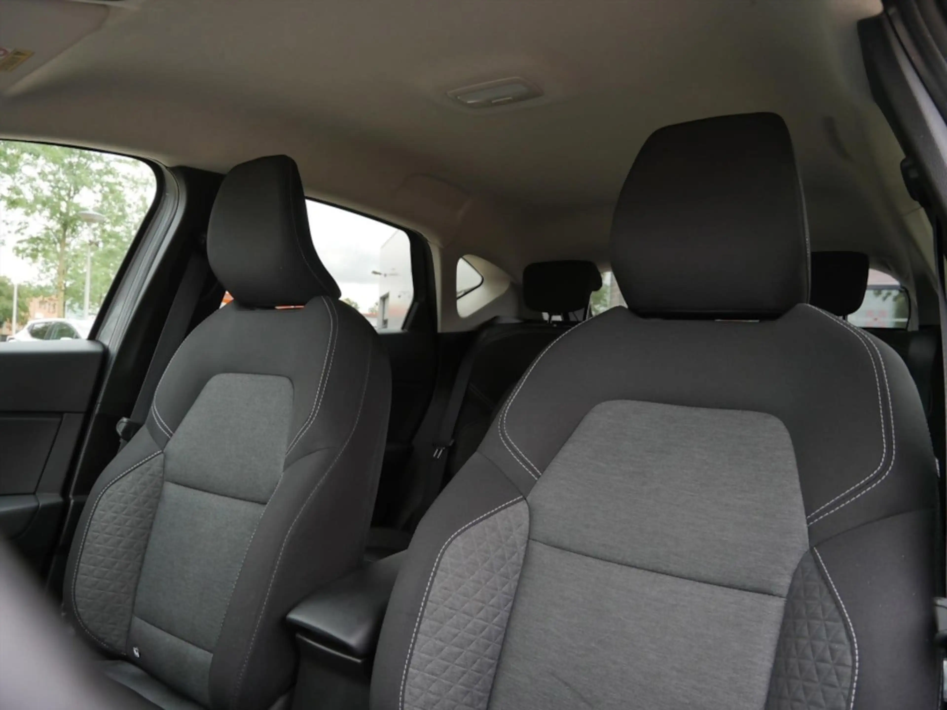 Renault Captur 1.6 E-Tech Hybrid 145 R.S. Line — photo 10