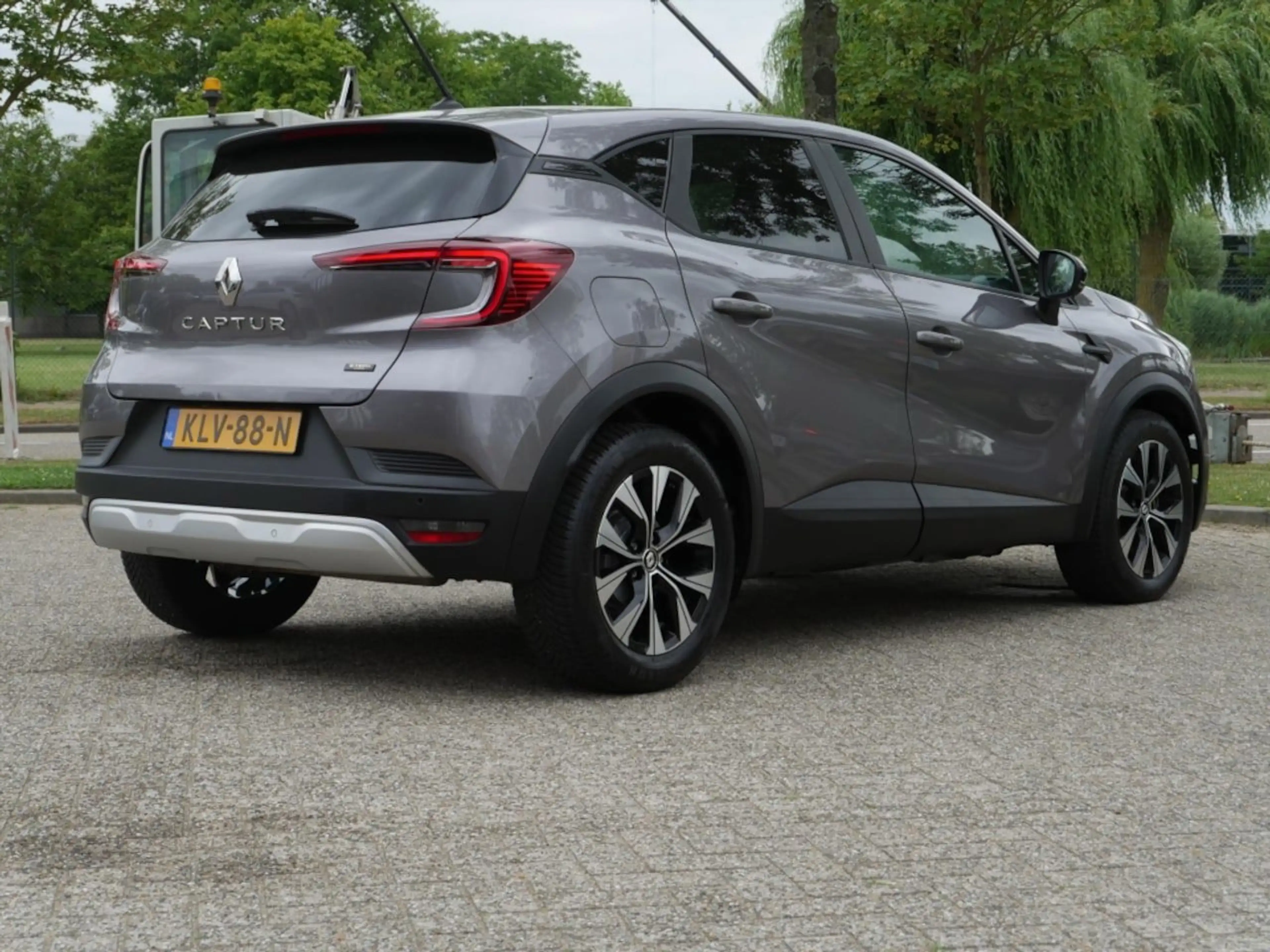 Renault Captur 1.6 E-Tech Hybrid 145 R.S. Line — photo 2