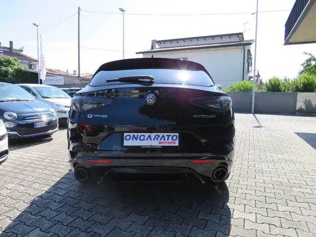 Alfa Romeo Stelvio view 6