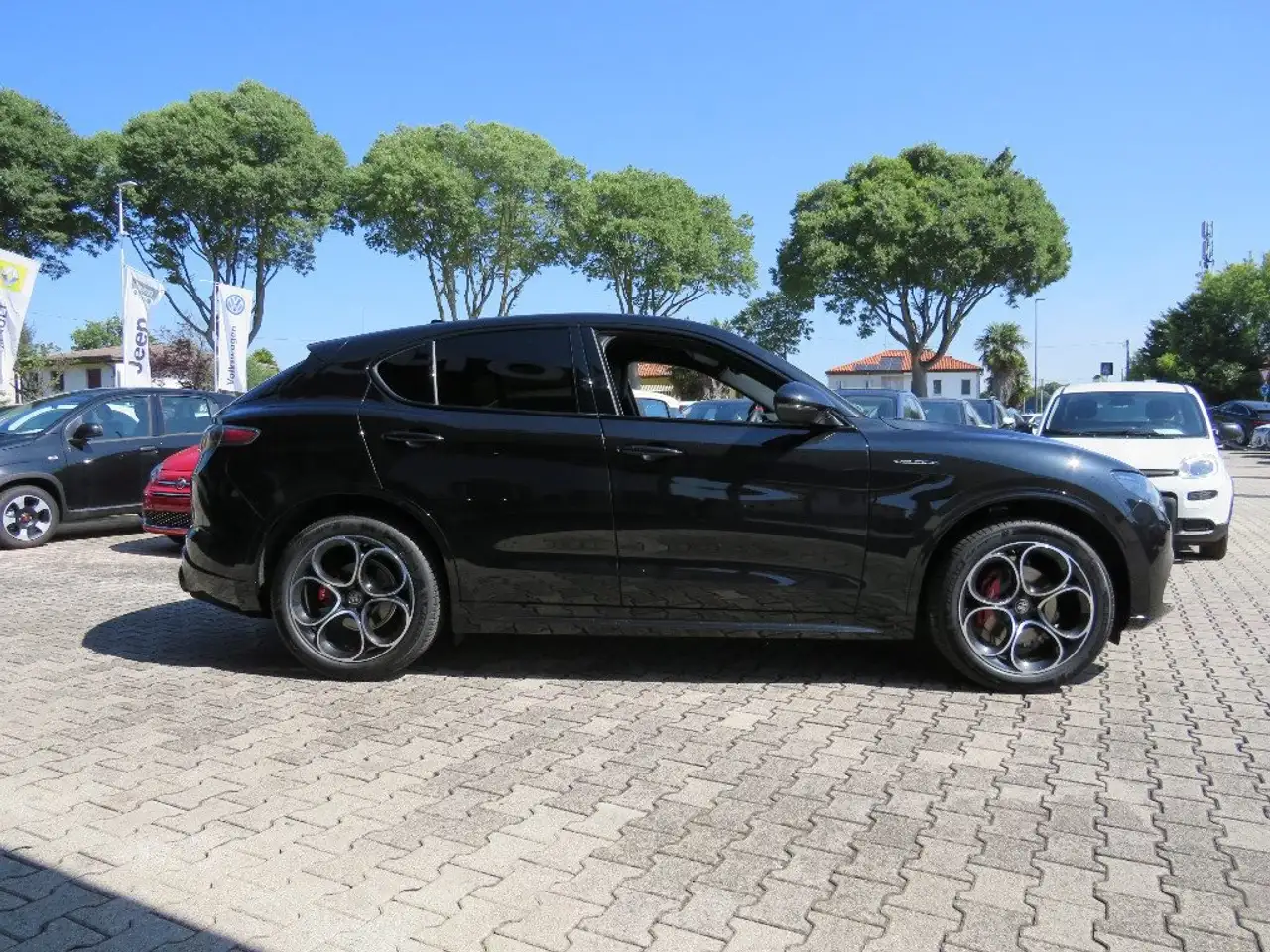 Alfa Romeo Stelvio 2025