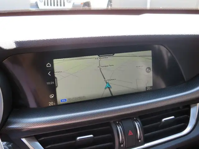 Alfa Romeo Stelvio view 15