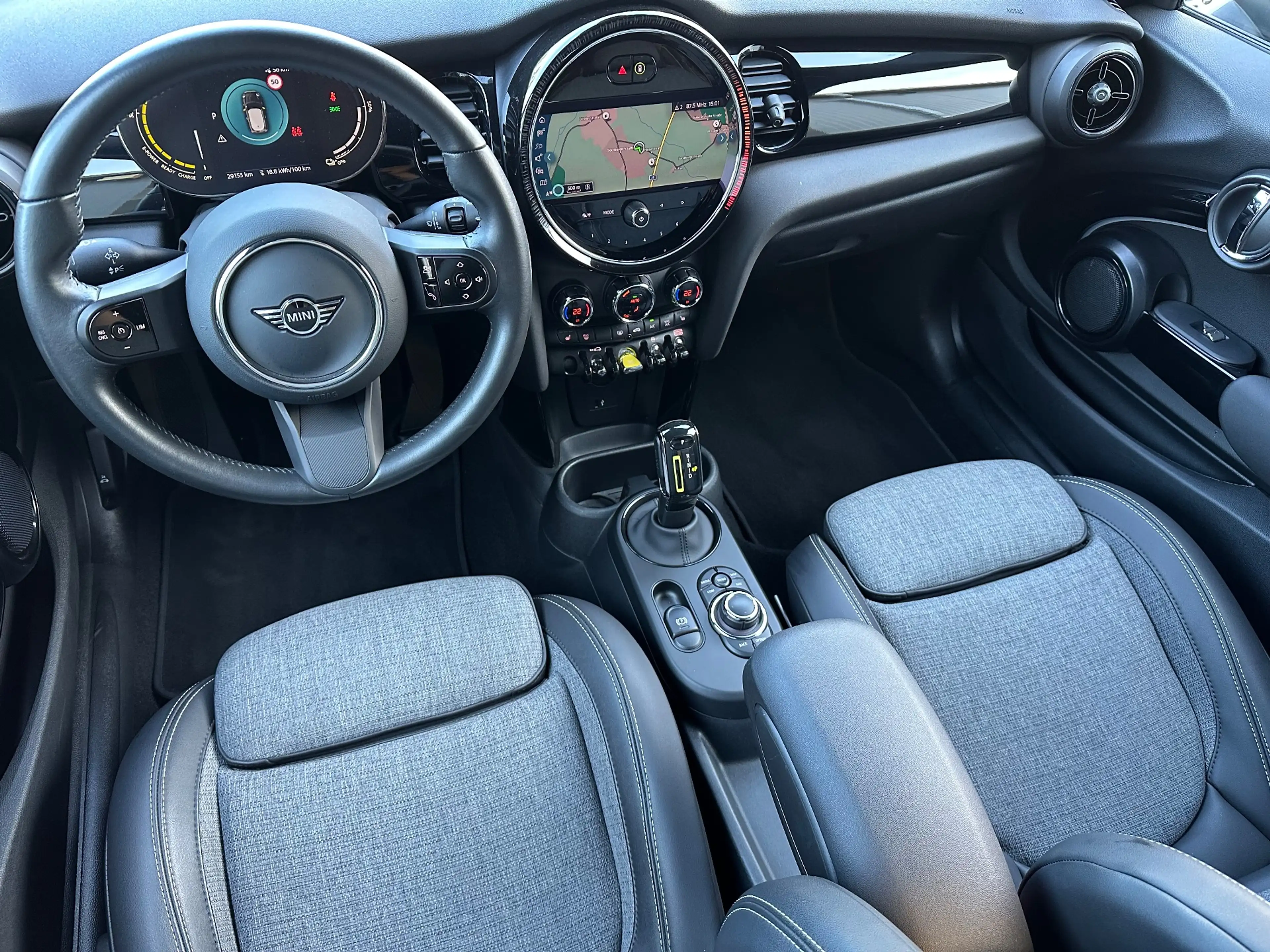 MINI Cooper SE Classic Trim NAV+LED+SHZ+KEYLESS+PDC+DAB+KLIMA — photo 12