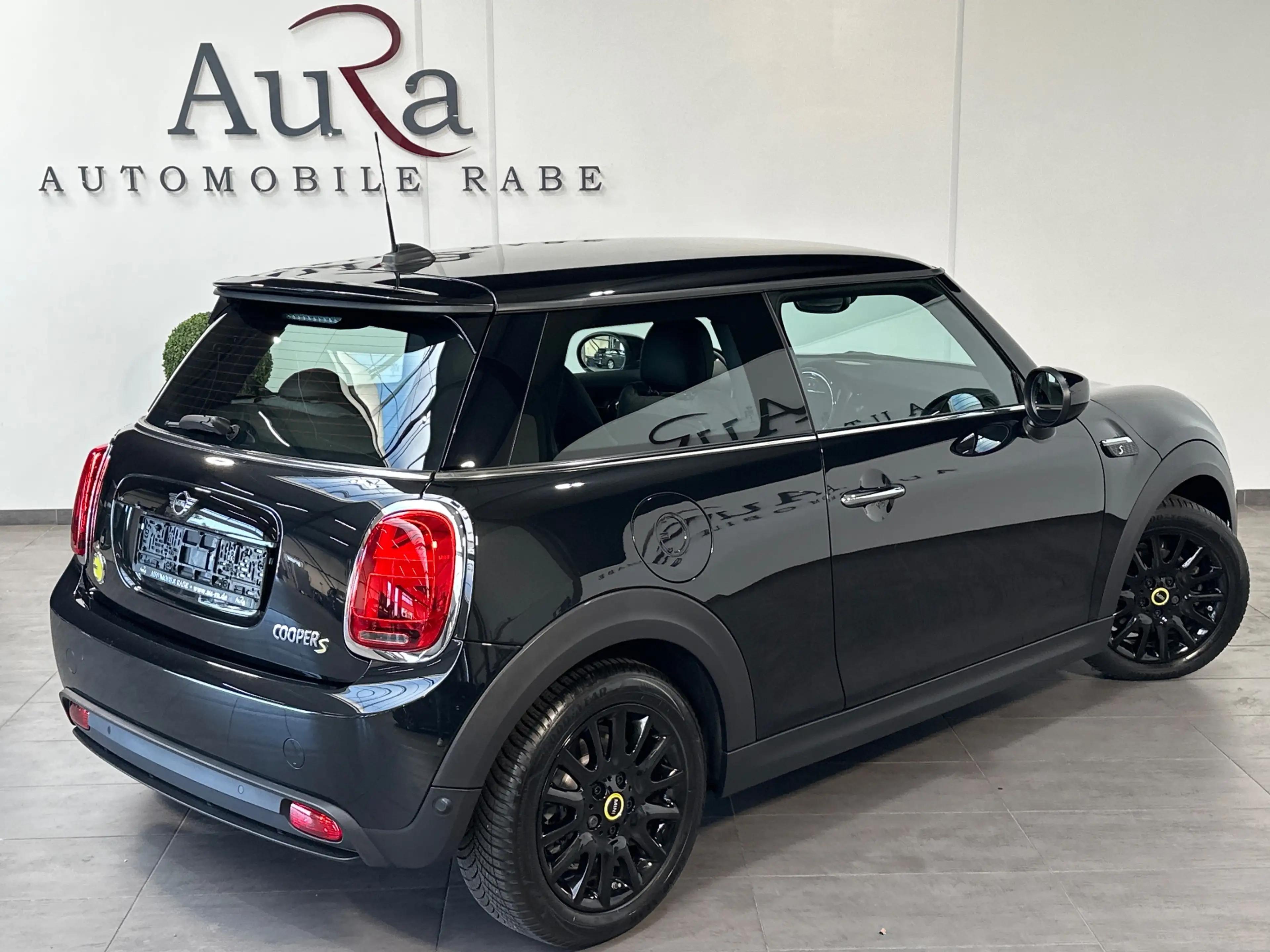 MINI Cooper SE Classic Trim NAV+LED+SHZ+KEYLESS+PDC+DAB+KLIMA — photo 5