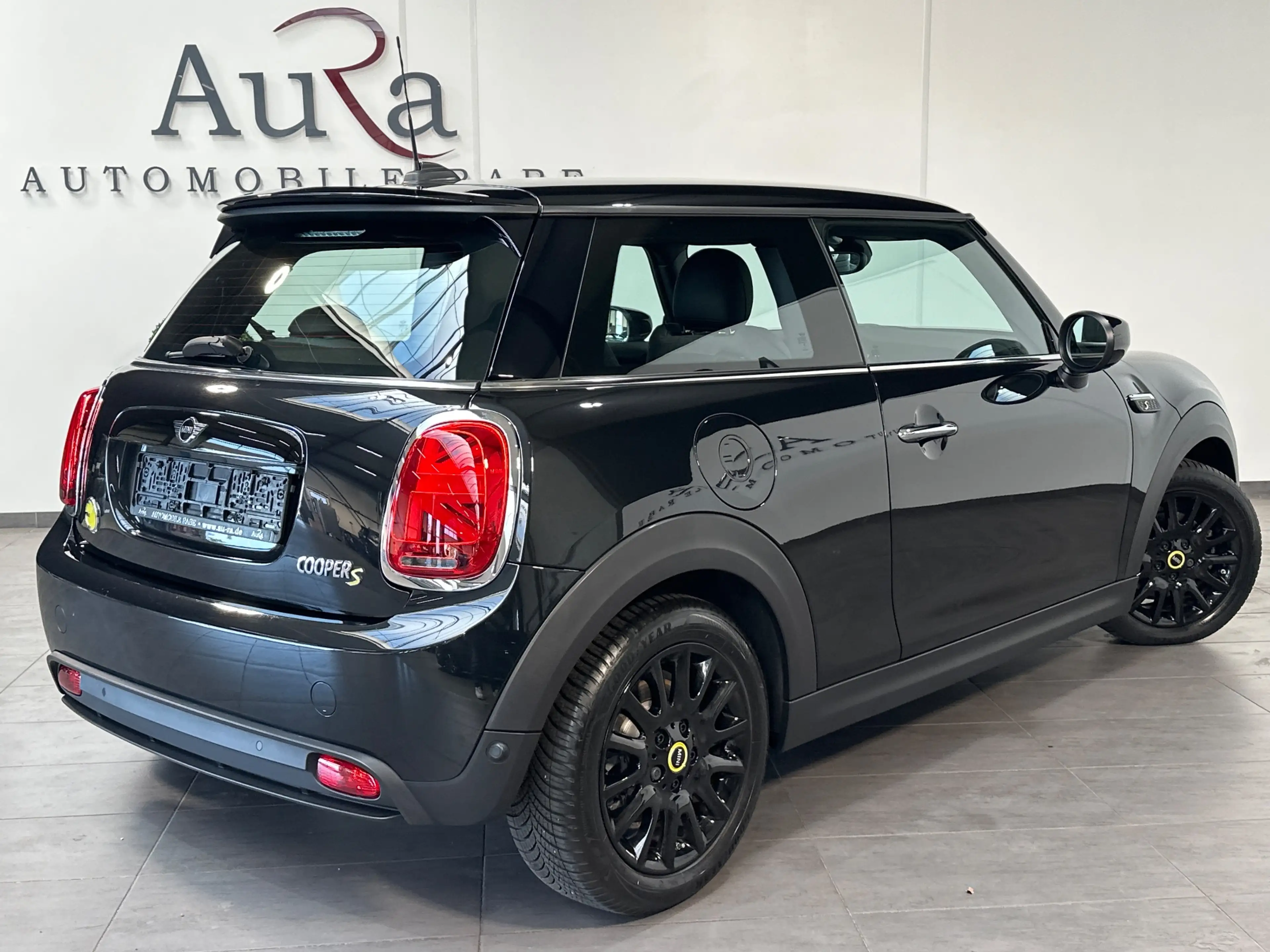 MINI Cooper SE Classic Trim NAV+LED+SHZ+KEYLESS+PDC+DAB+KLIMA — photo 4