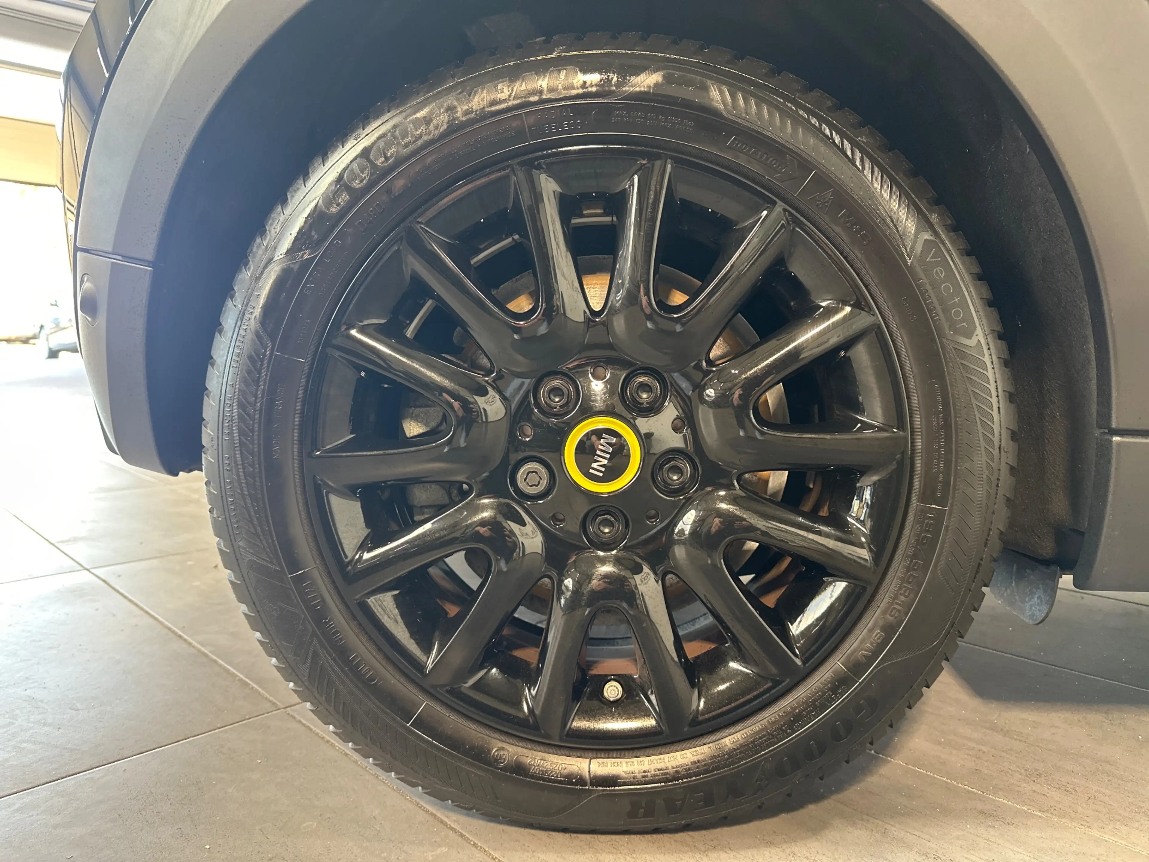 MINI Cooper SE Classic Trim NAV+LED+SHZ+KEYLESS+PDC+DAB+KLIMA — photo 3